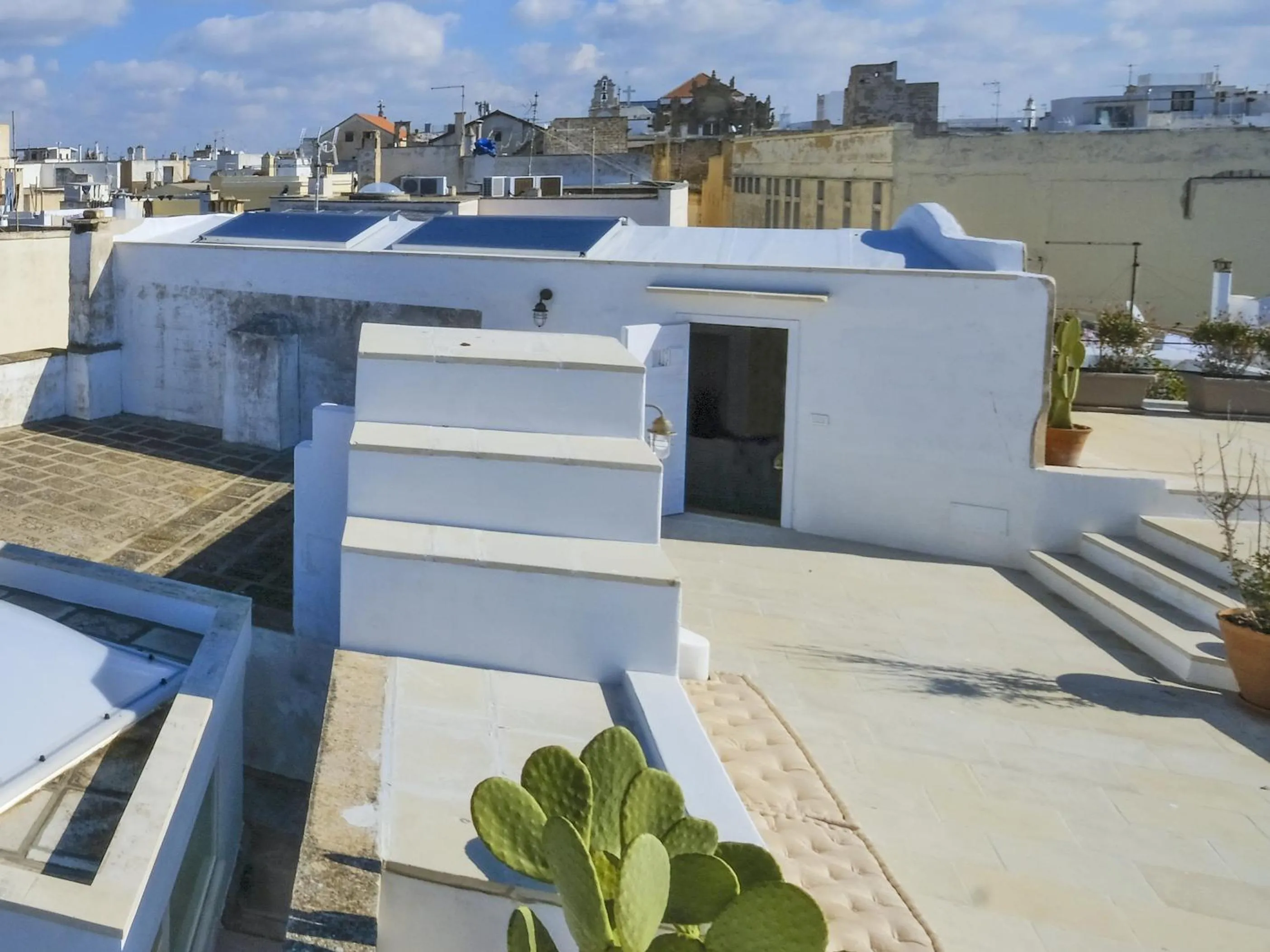 Property building in Pascaraymondo Suite Palace