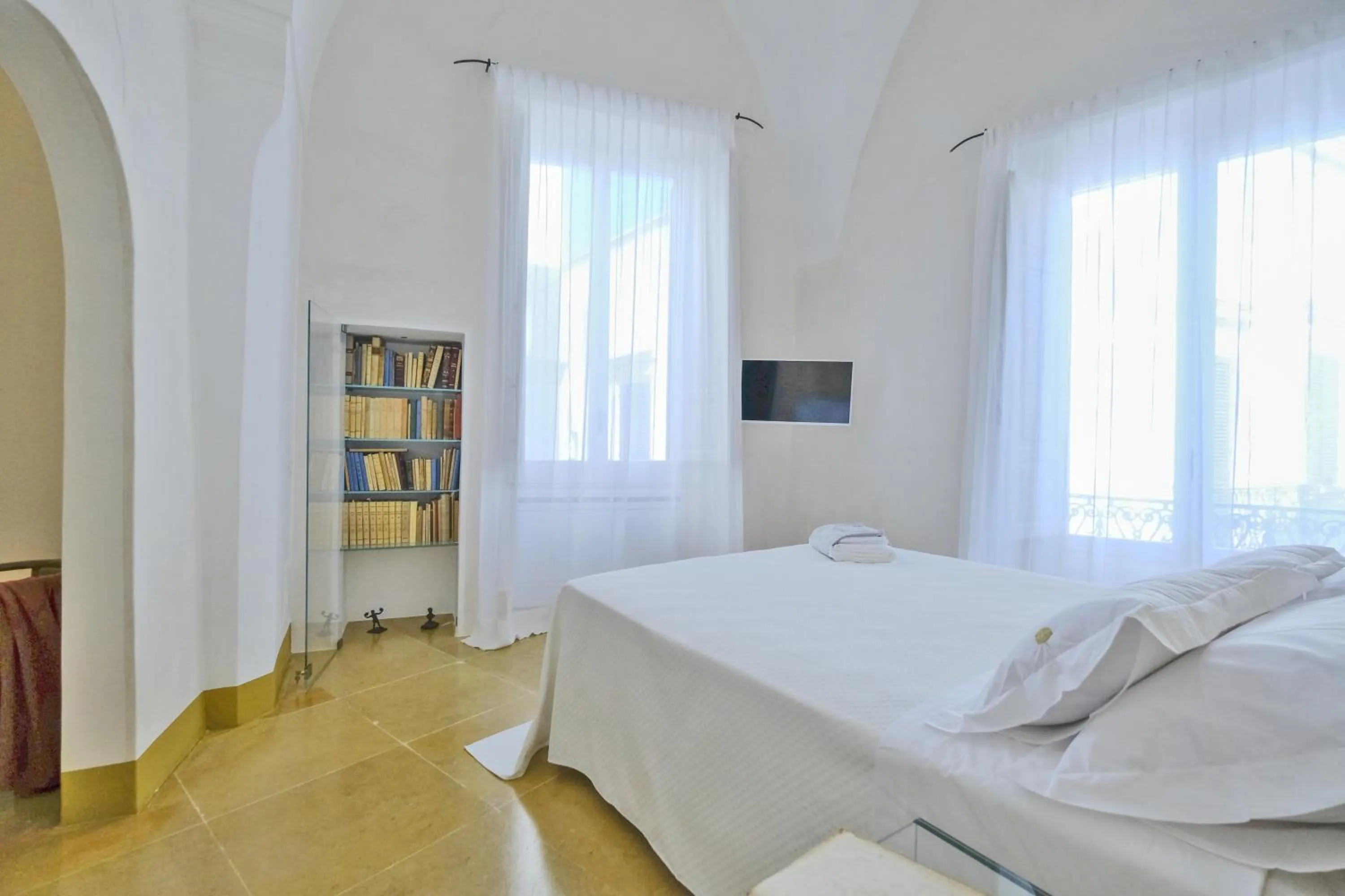 Photo of the whole room, Bed in Pascaraymondo Suite Palace