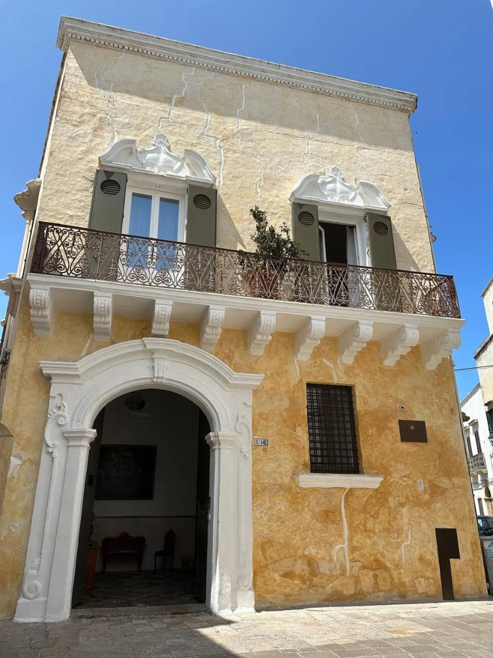 Property building in Pascaraymondo Suite Palace