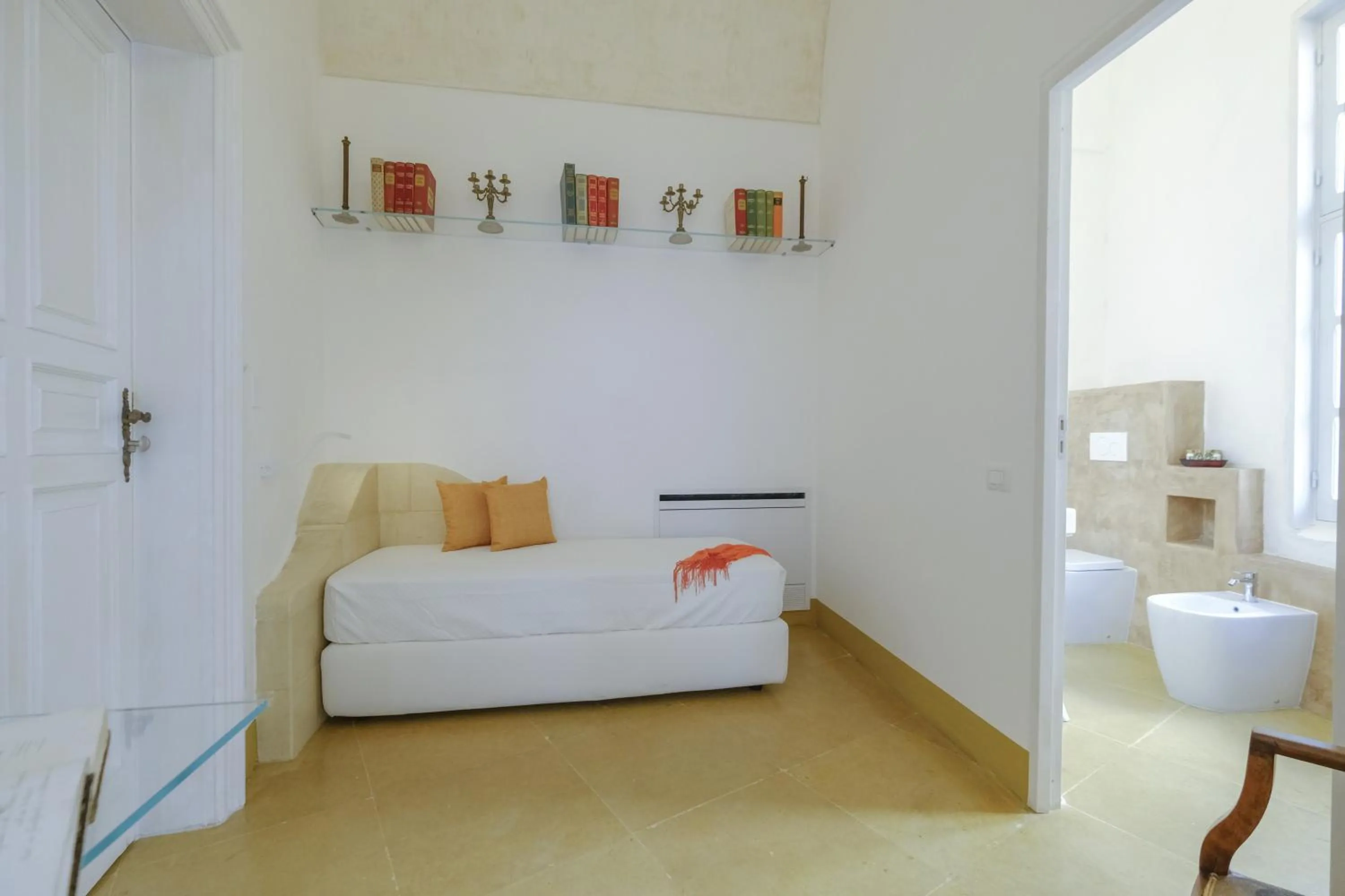 Photo of the whole room, Bed in Pascaraymondo Suite Palace