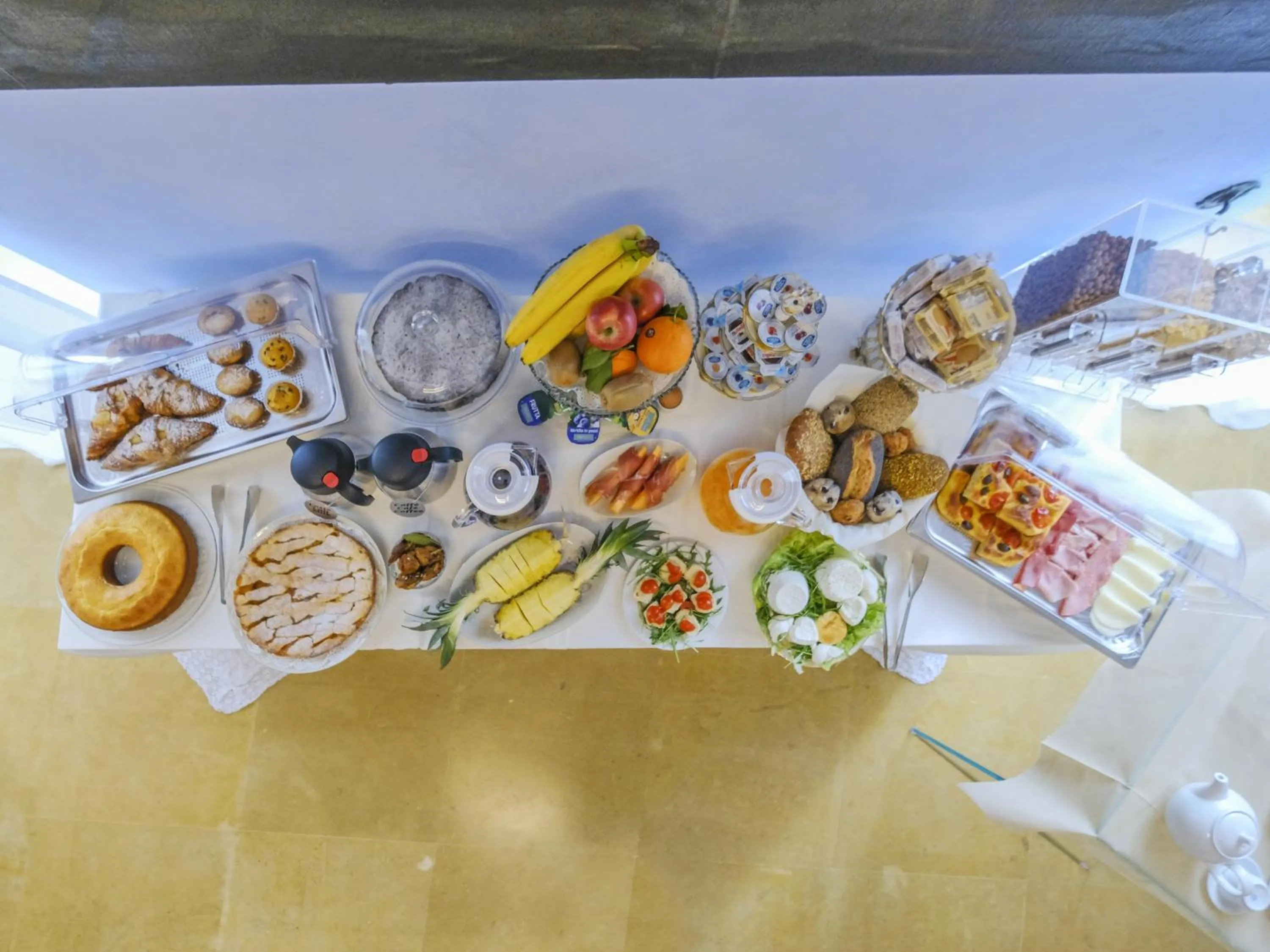 Breakfast in Pascaraymondo Suite Palace