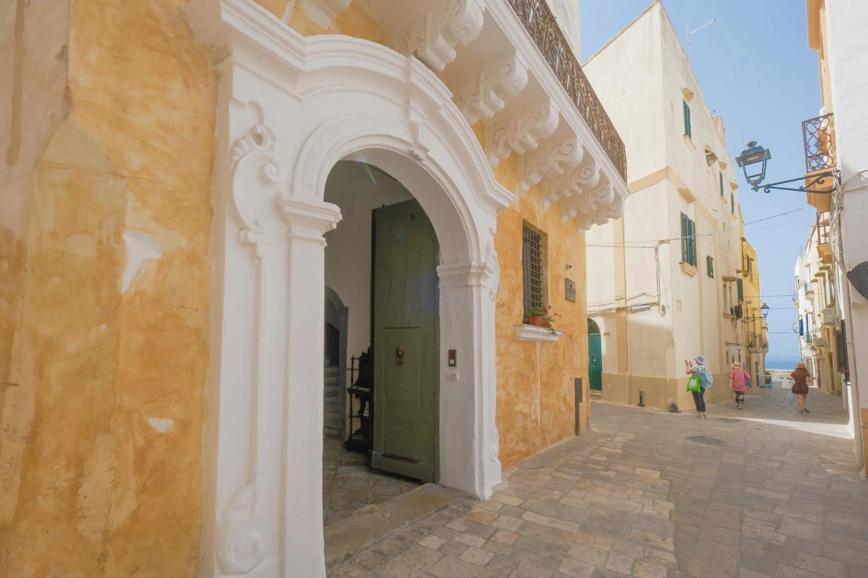 Property building in Pascaraymondo Suite Palace