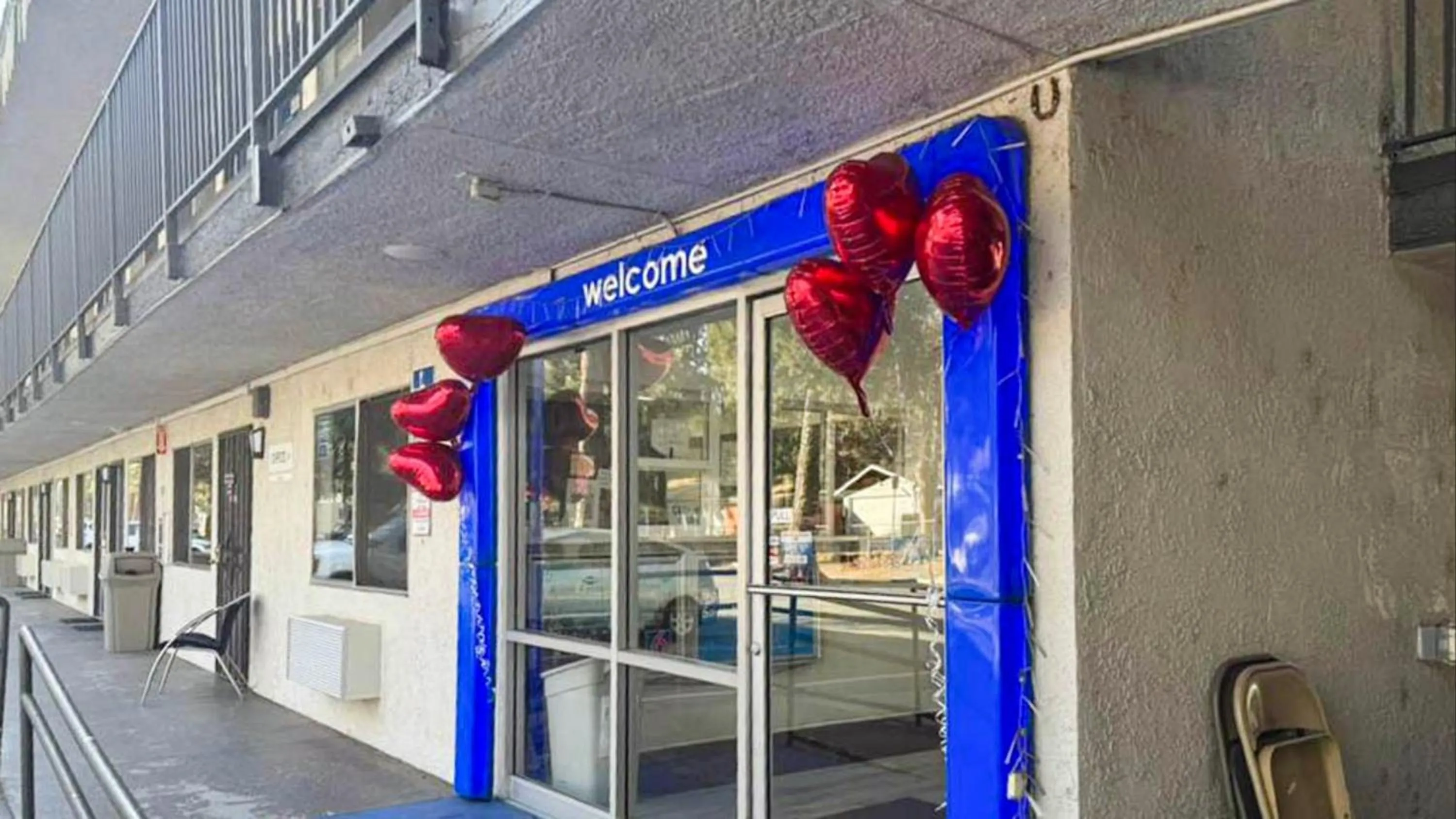 Facade/entrance in Motel 6-Big Bear Lake, CA