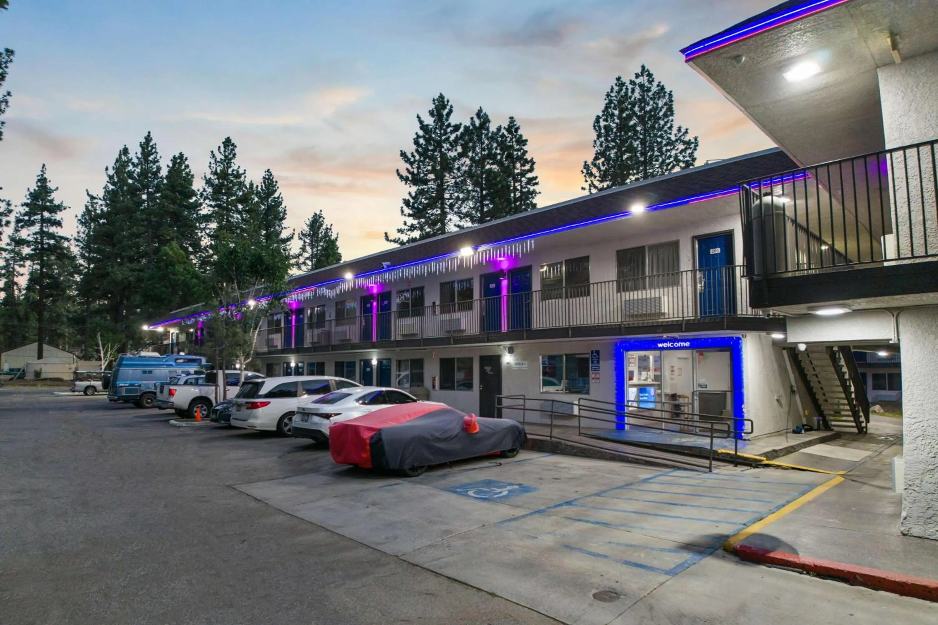 Property building in Motel 6-Big Bear Lake, CA