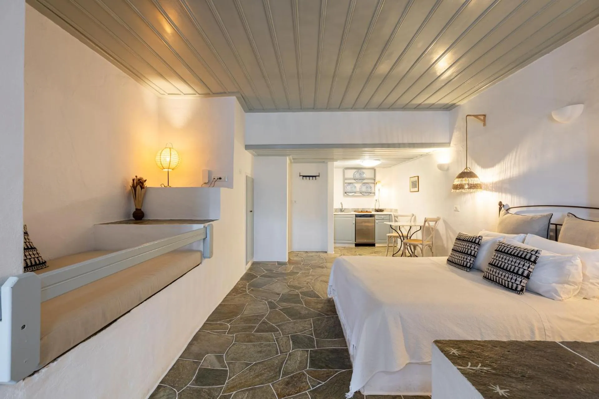 Photo of the whole room, Bed in Lighthouse Hotel