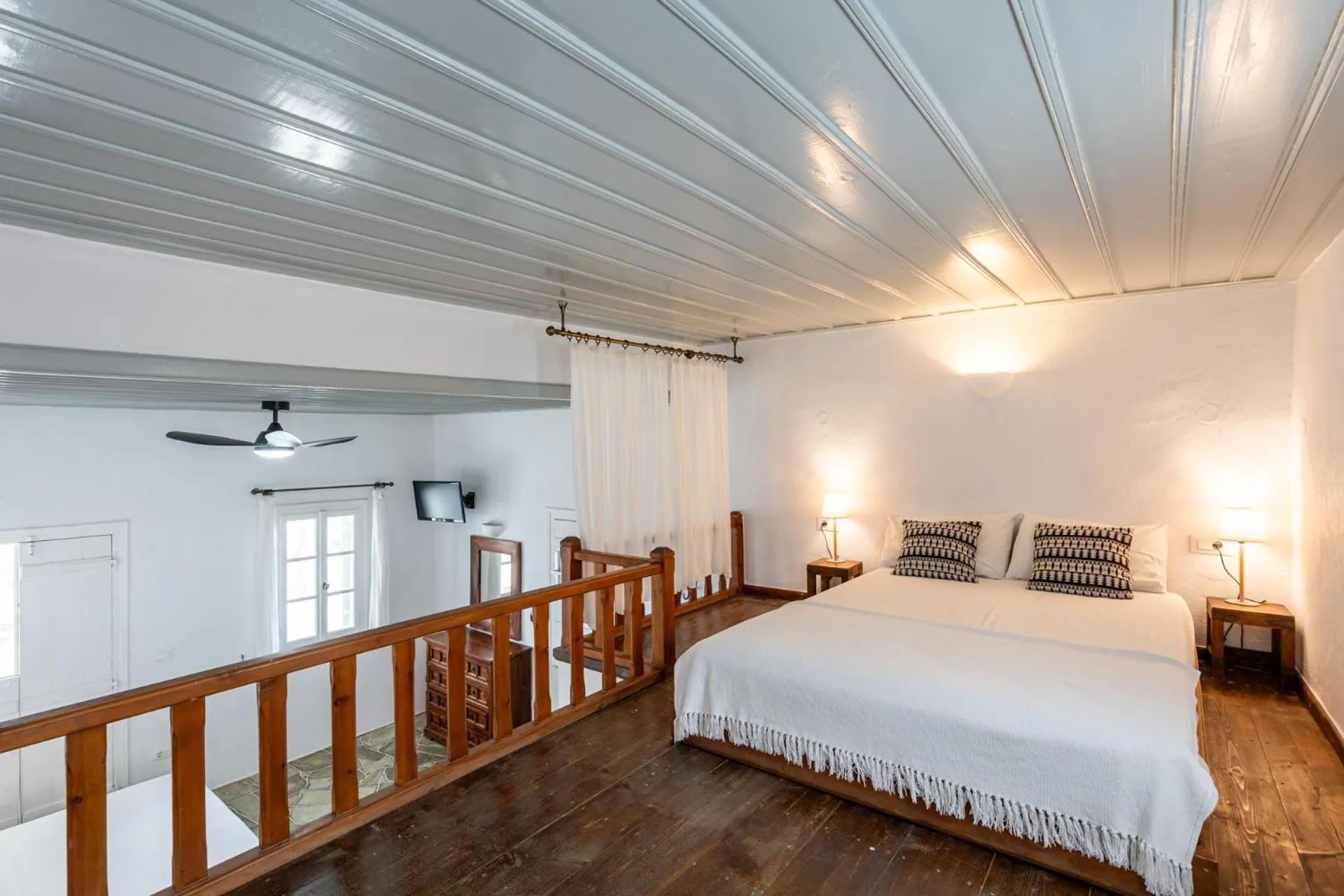 Bedroom, Bed in Lighthouse Hotel