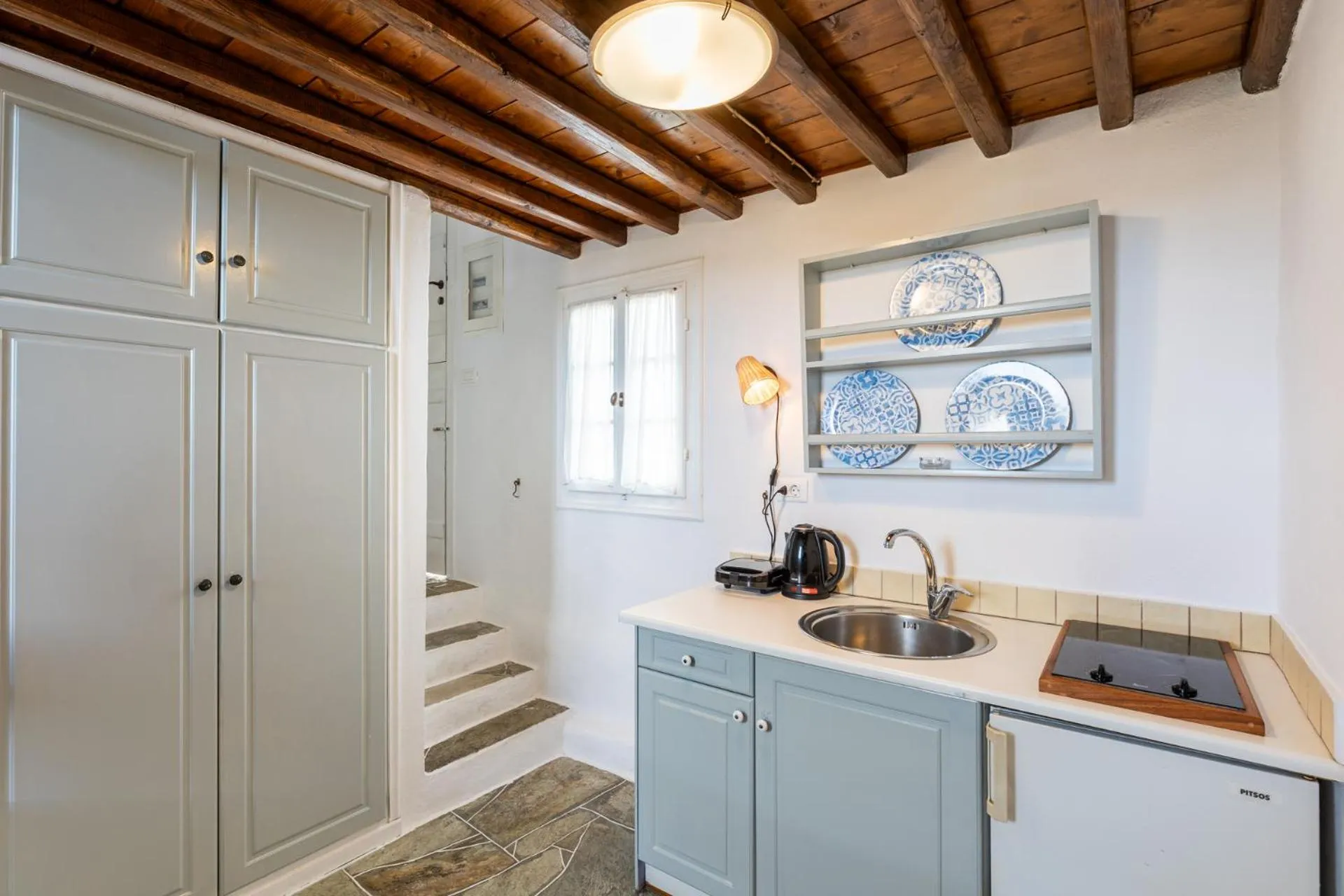 Kitchen or kitchenette in Lighthouse Hotel