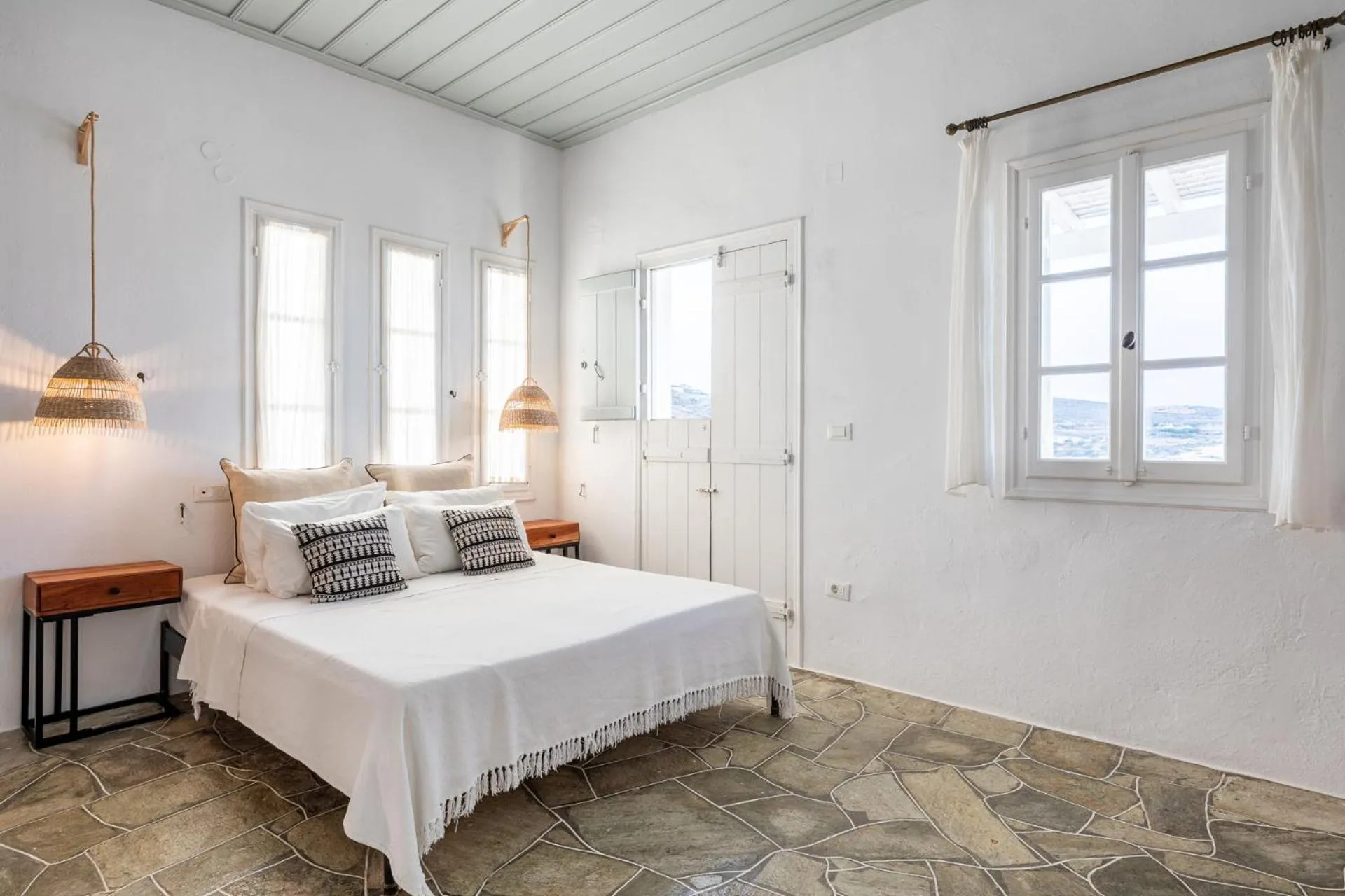 Bedroom, Bed in Lighthouse Hotel
