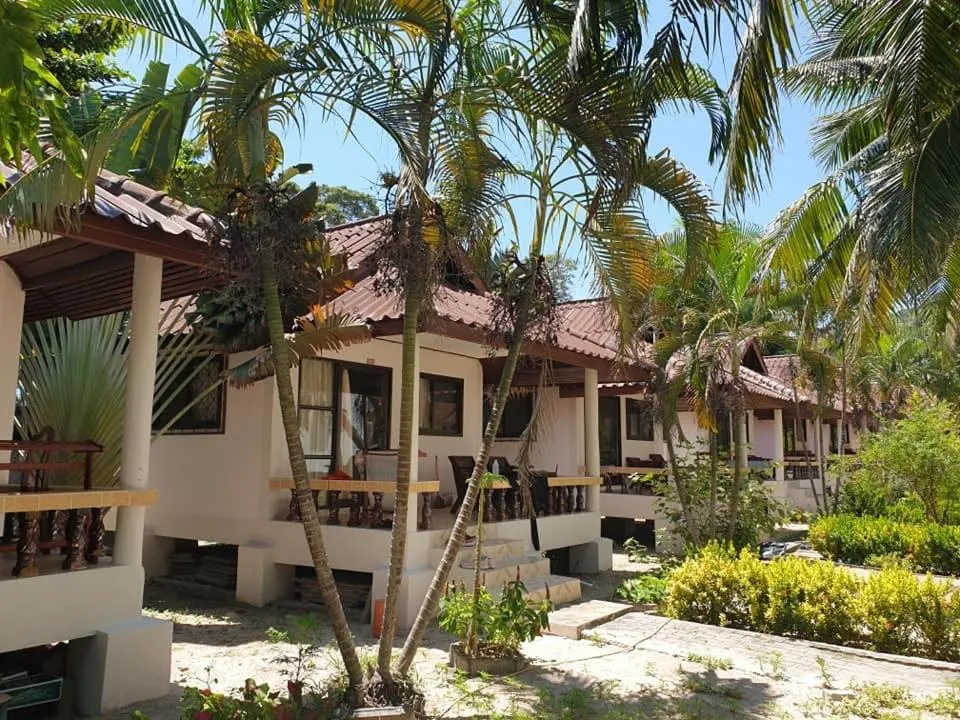 Photo of the whole room in Island Spa Resort