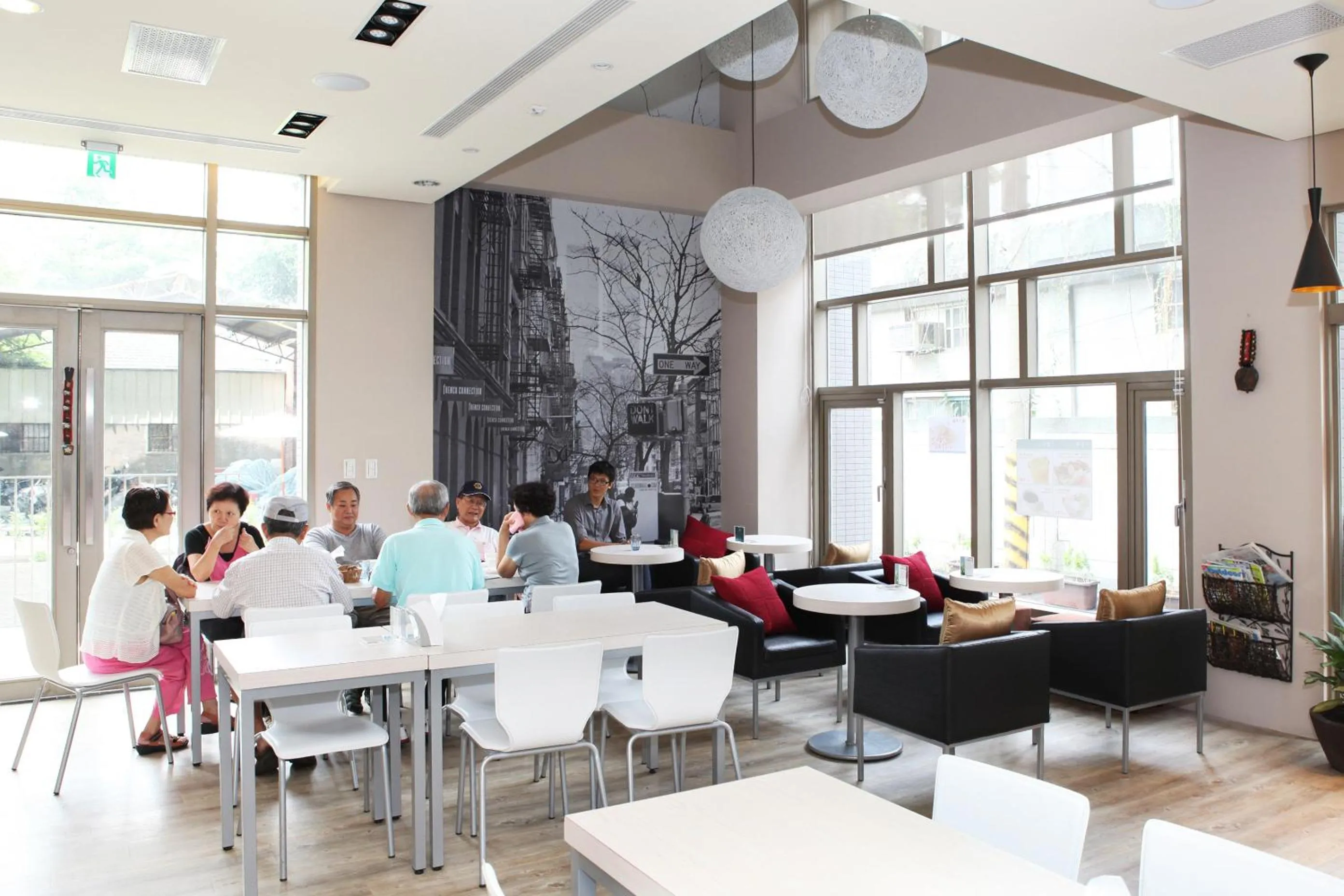 Restaurant/places to eat in Micasa Hotel