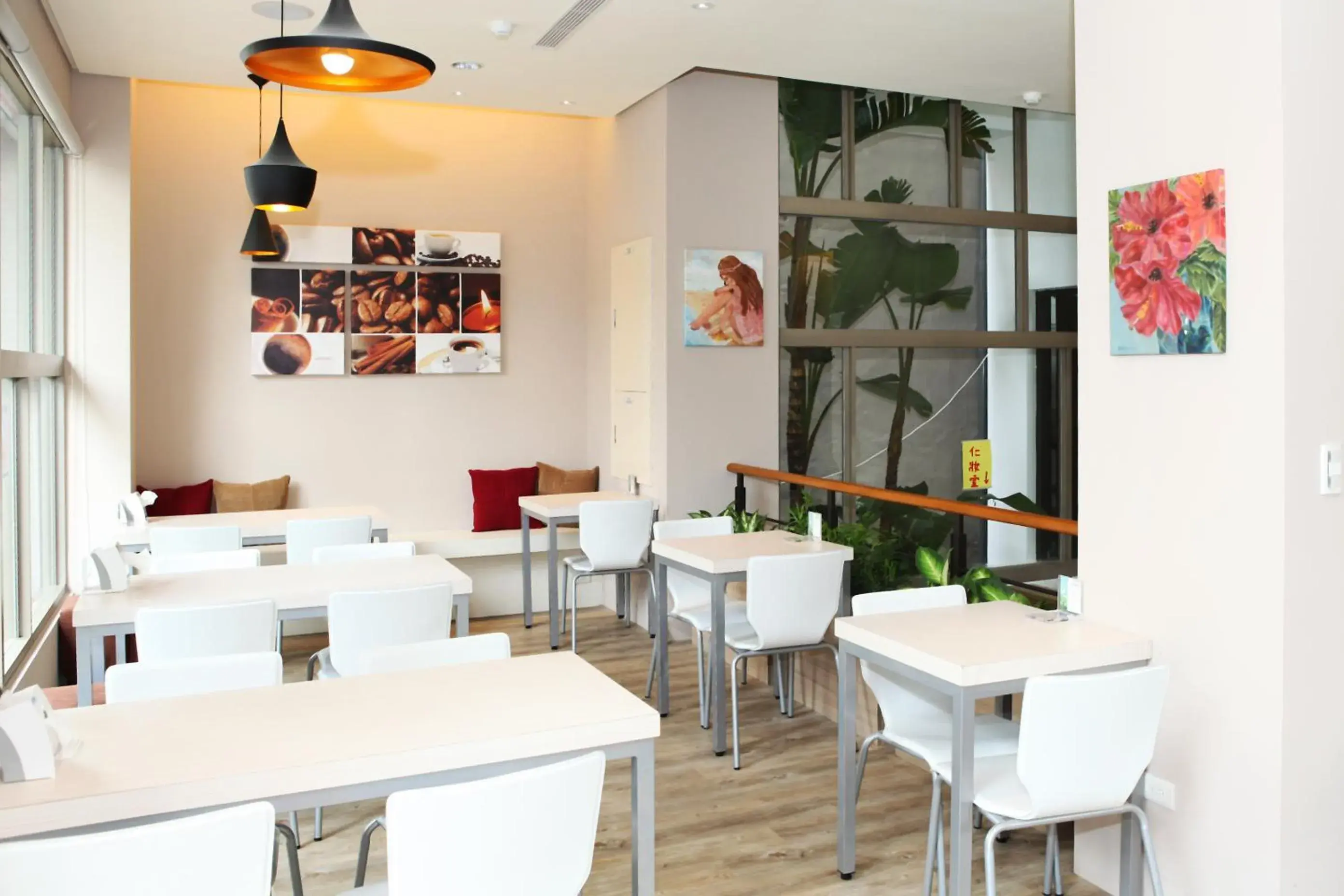 Restaurant/places to eat in Micasa Hotel Restaurant/places to eat in Micasa Hotel