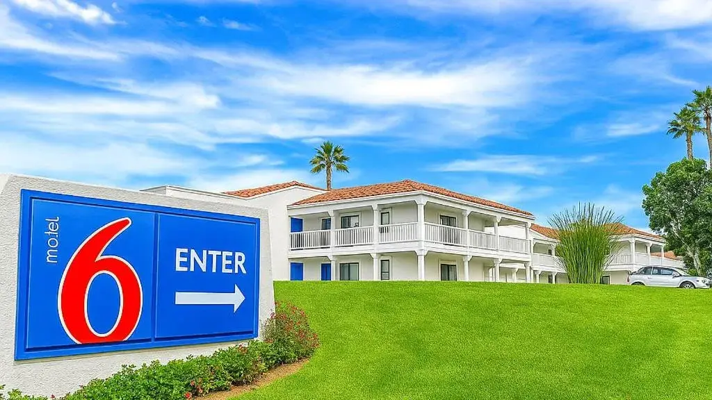 Property building in Motel 6-Carlsbad, CA Beach Property building in Motel 6-Carlsbad, CA Beach