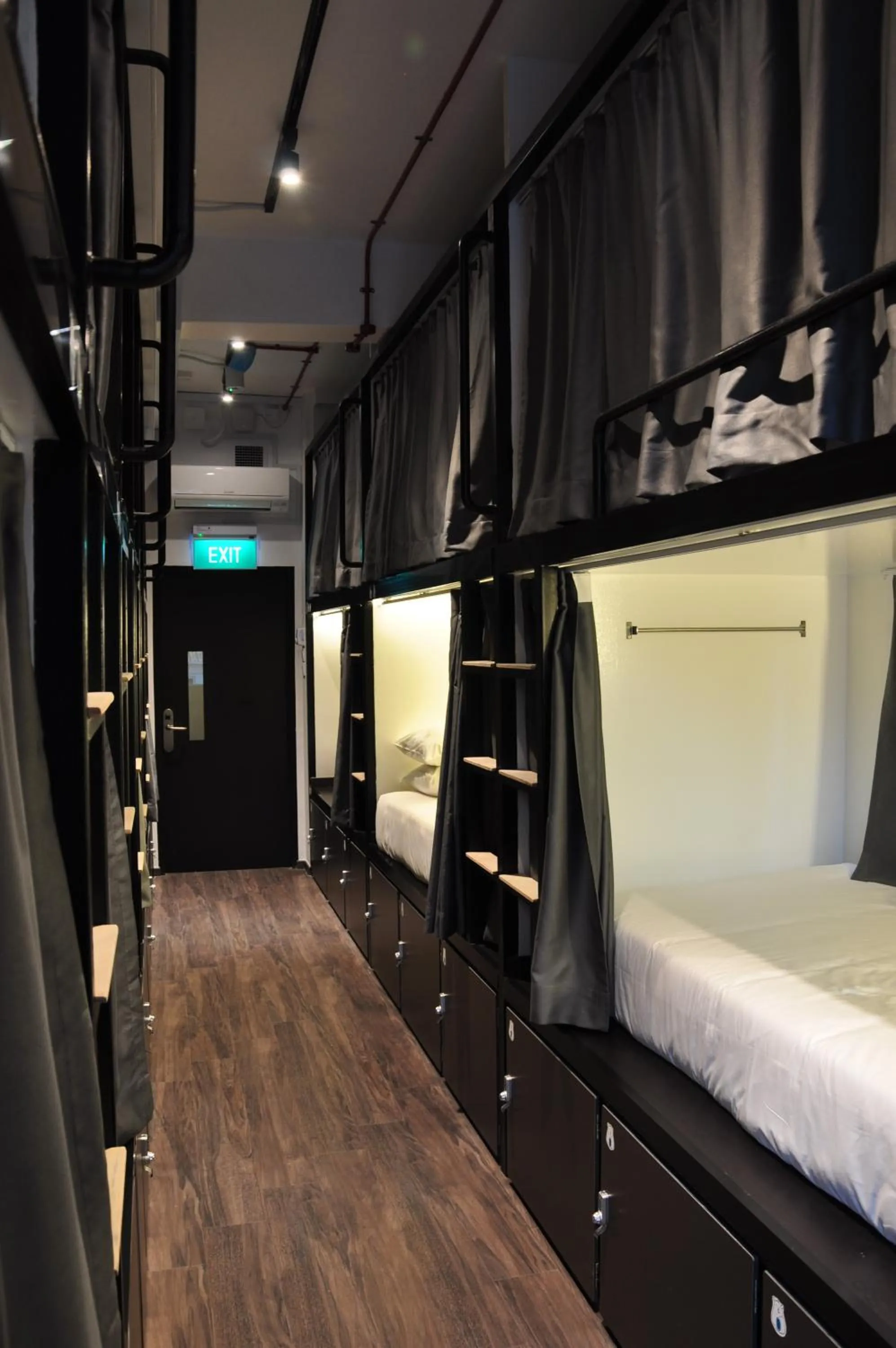 Photo of the whole room, Bed in Beary Best! Hostel Kampong Glam