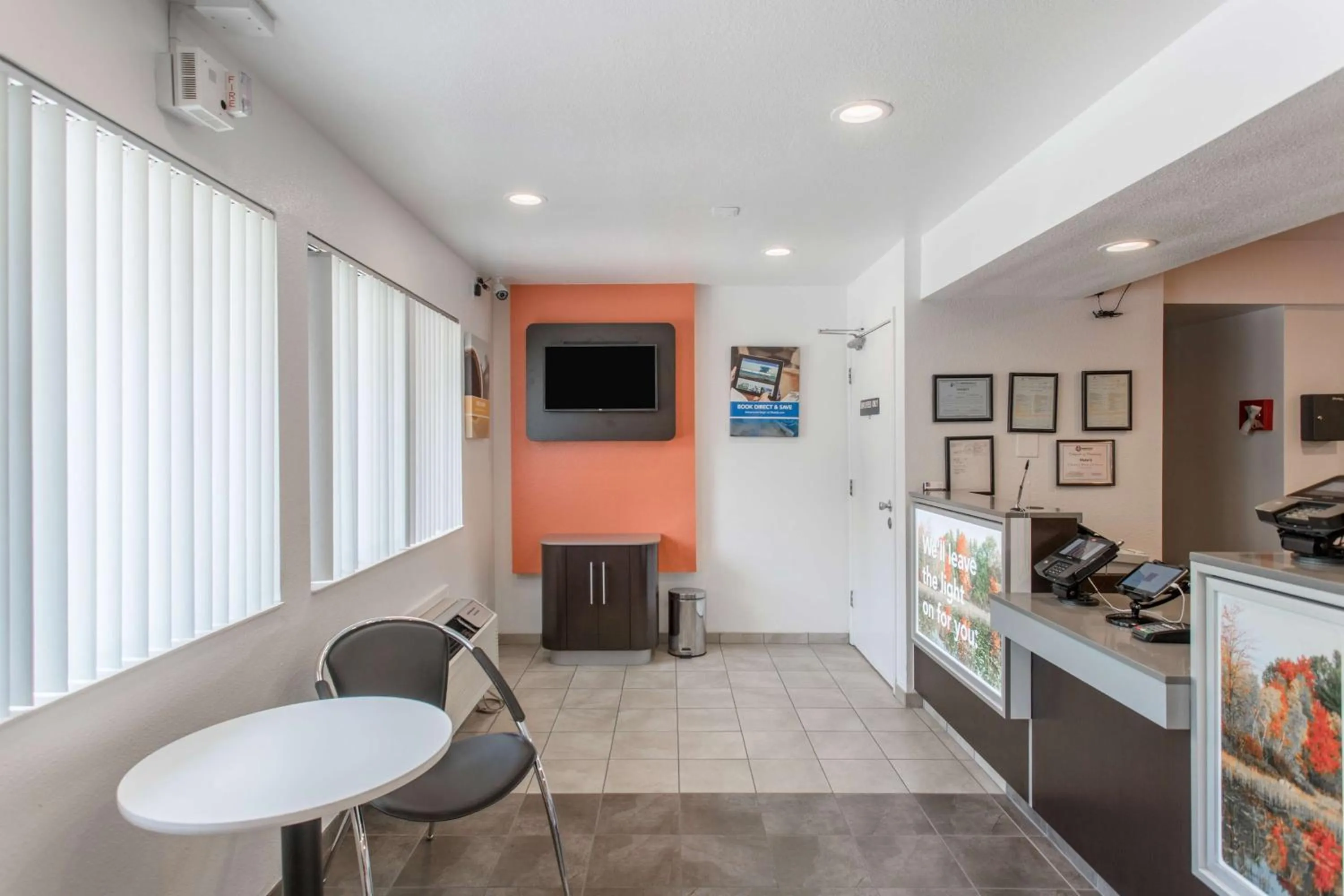 TV and multimedia in Motel 6-Goodlettsville, TN - Nashville