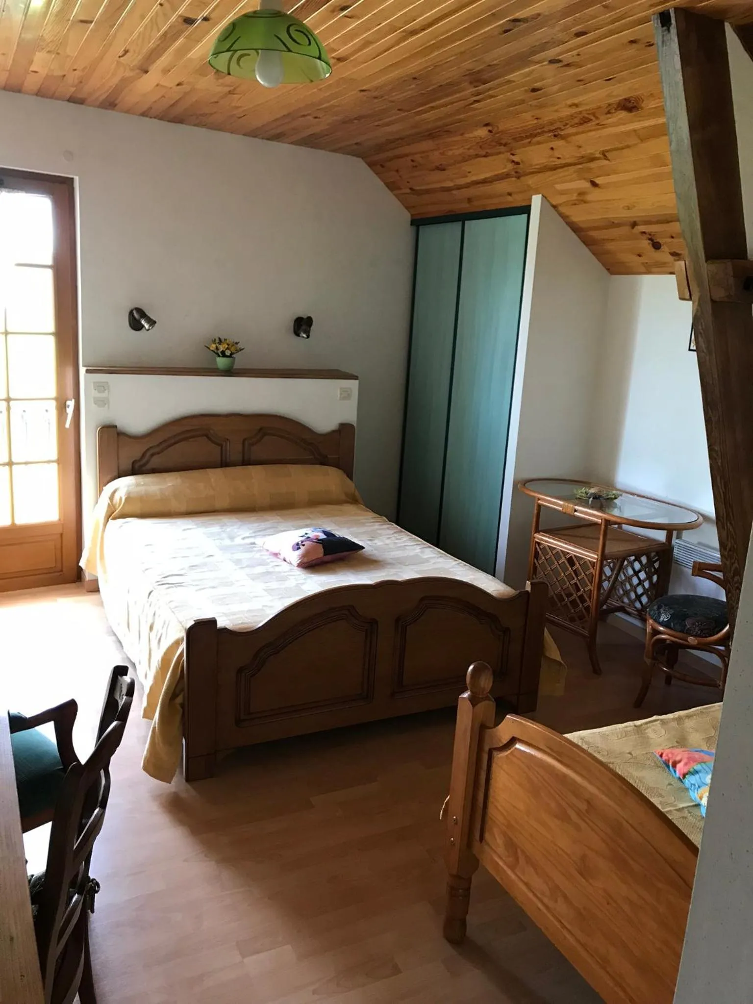 Bed in Mountain Vacances - Maison Rachou
