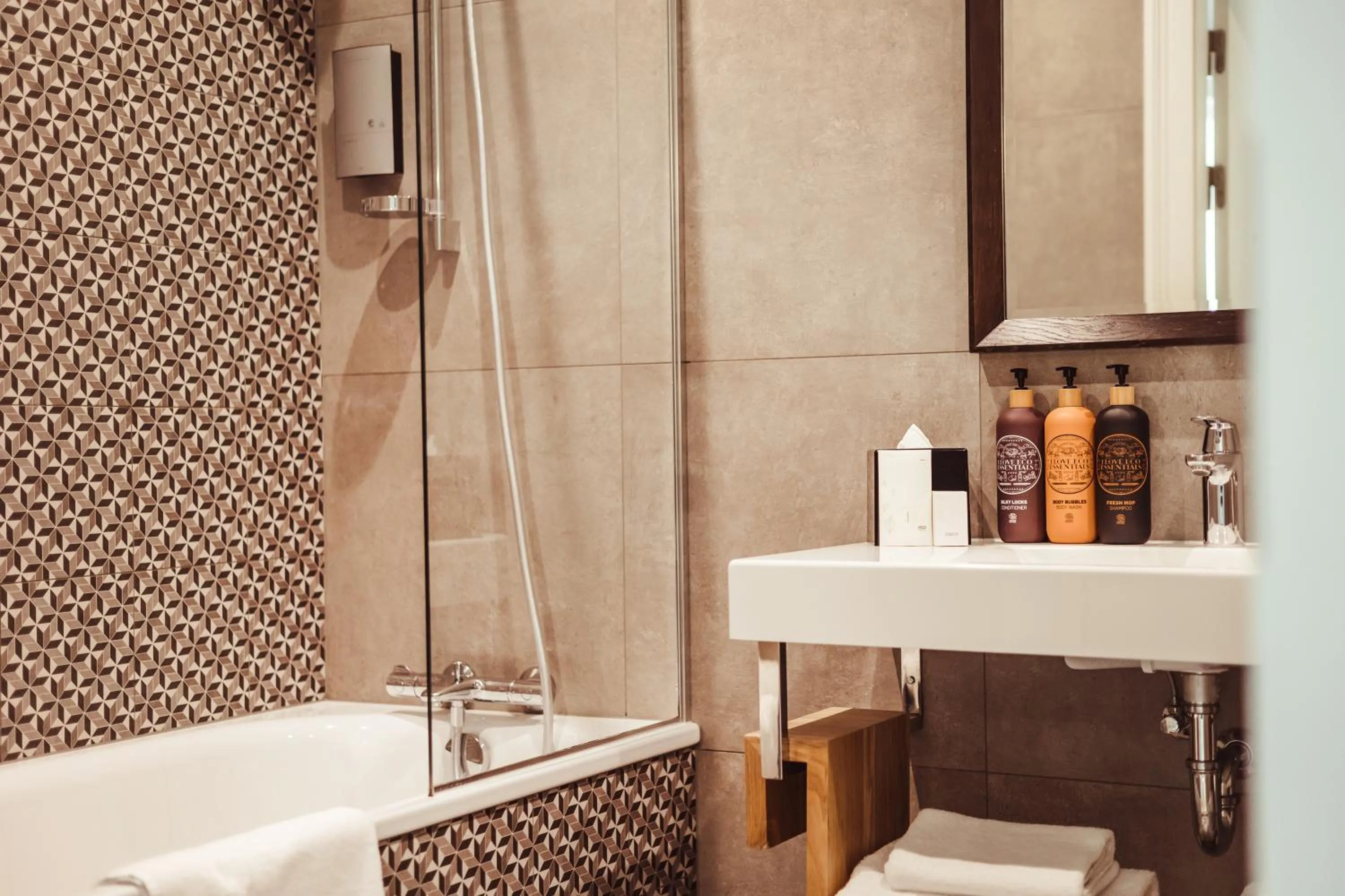 Shower in Art Hotel Roma