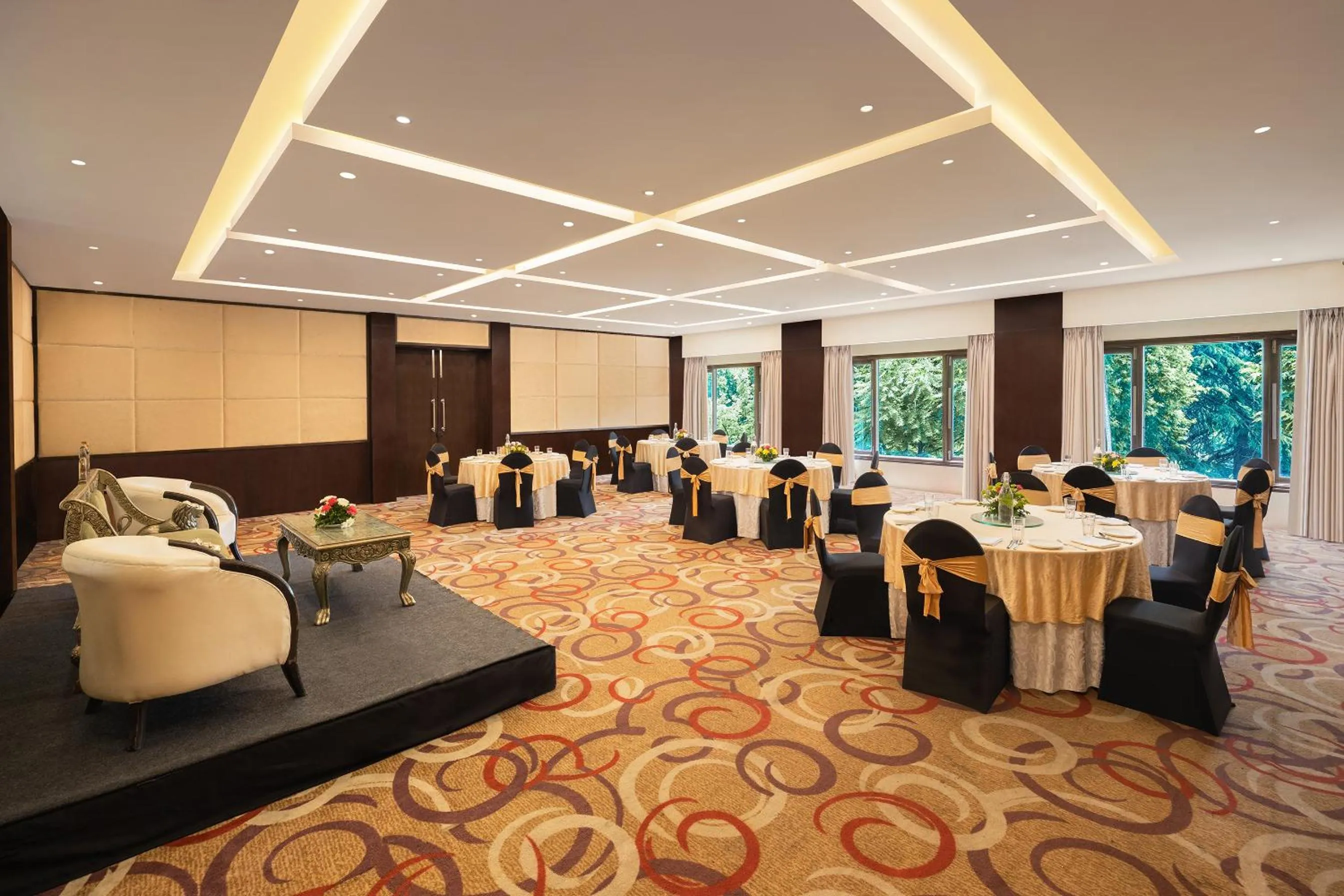 Banquet/Function facilities in Golden Tulip Srinagar