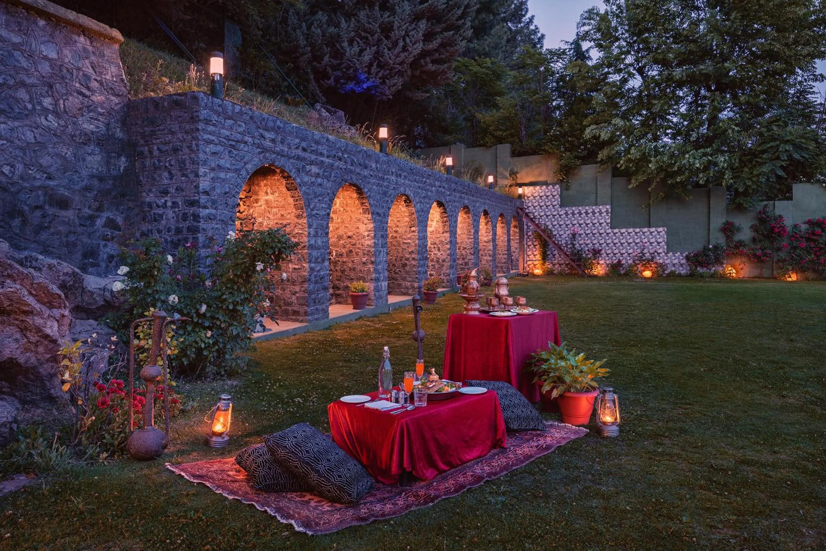 Night in Golden Tulip Srinagar