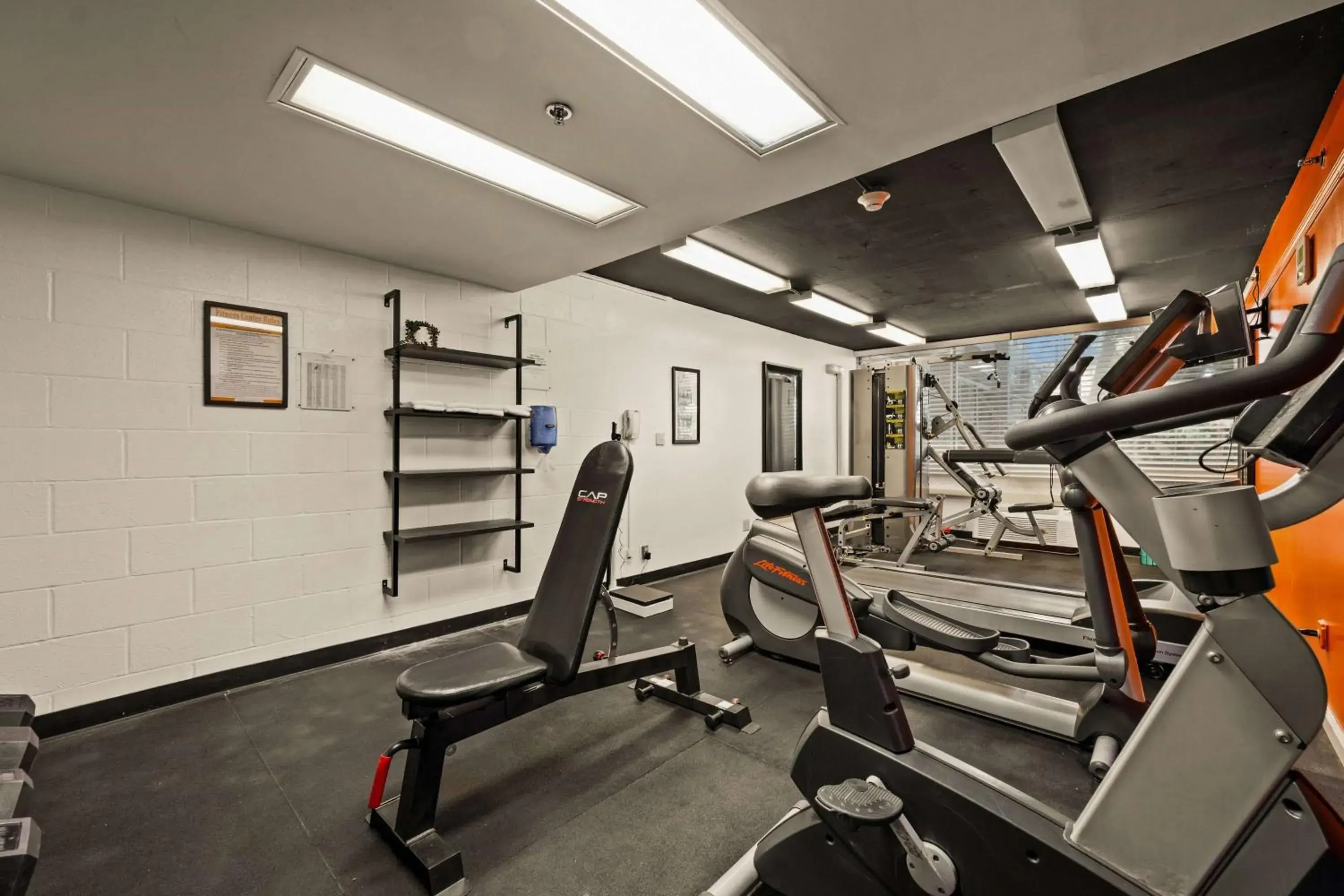 Fitness centre/facilities in Airport Honolulu Hotel, Trademark Collection by Wyndham Fitness centre/facilities in Airport Honolulu Hotel, Trademark Collection by Wyndham