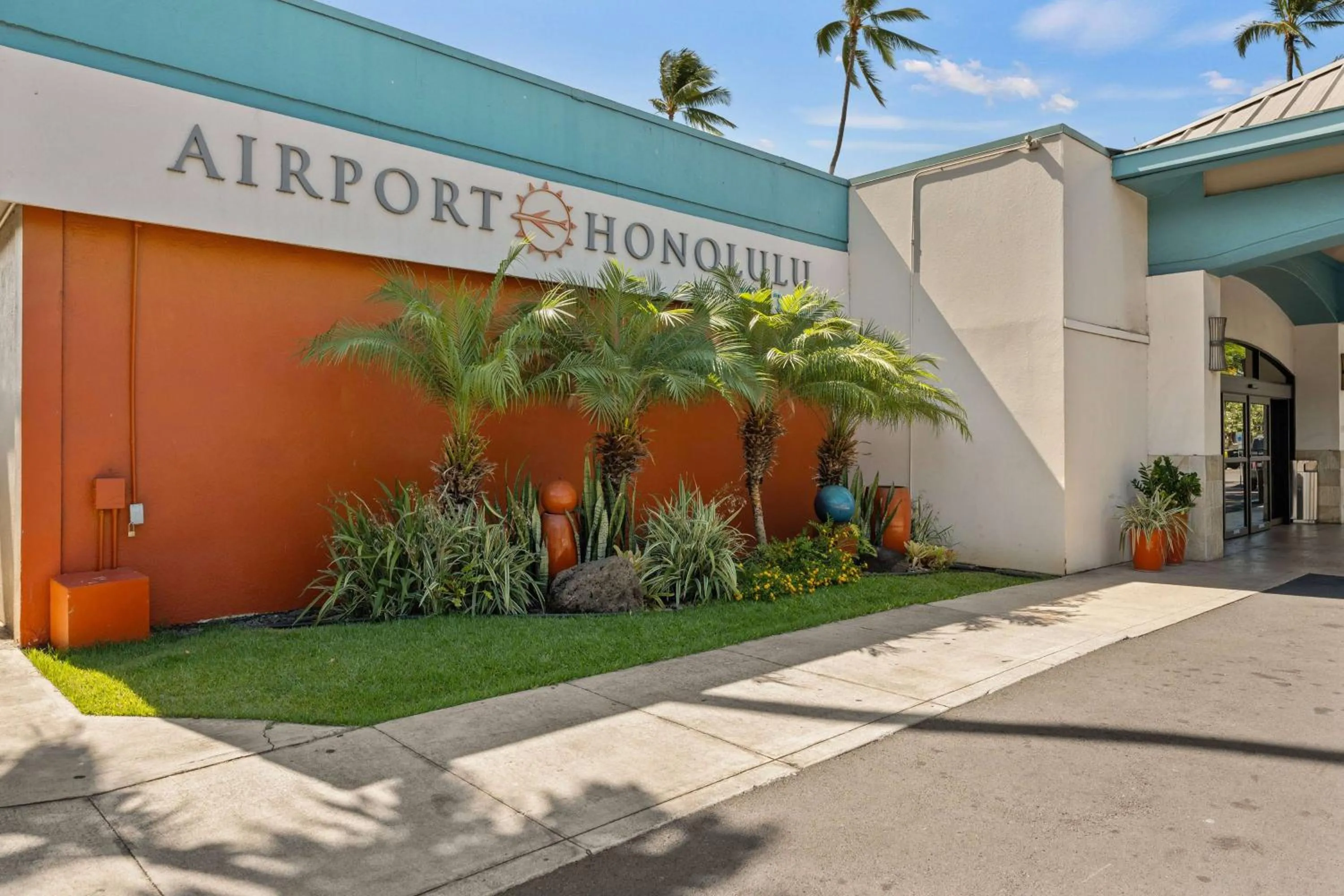 Property building in Airport Honolulu Hotel, Trademark Collection by Wyndham