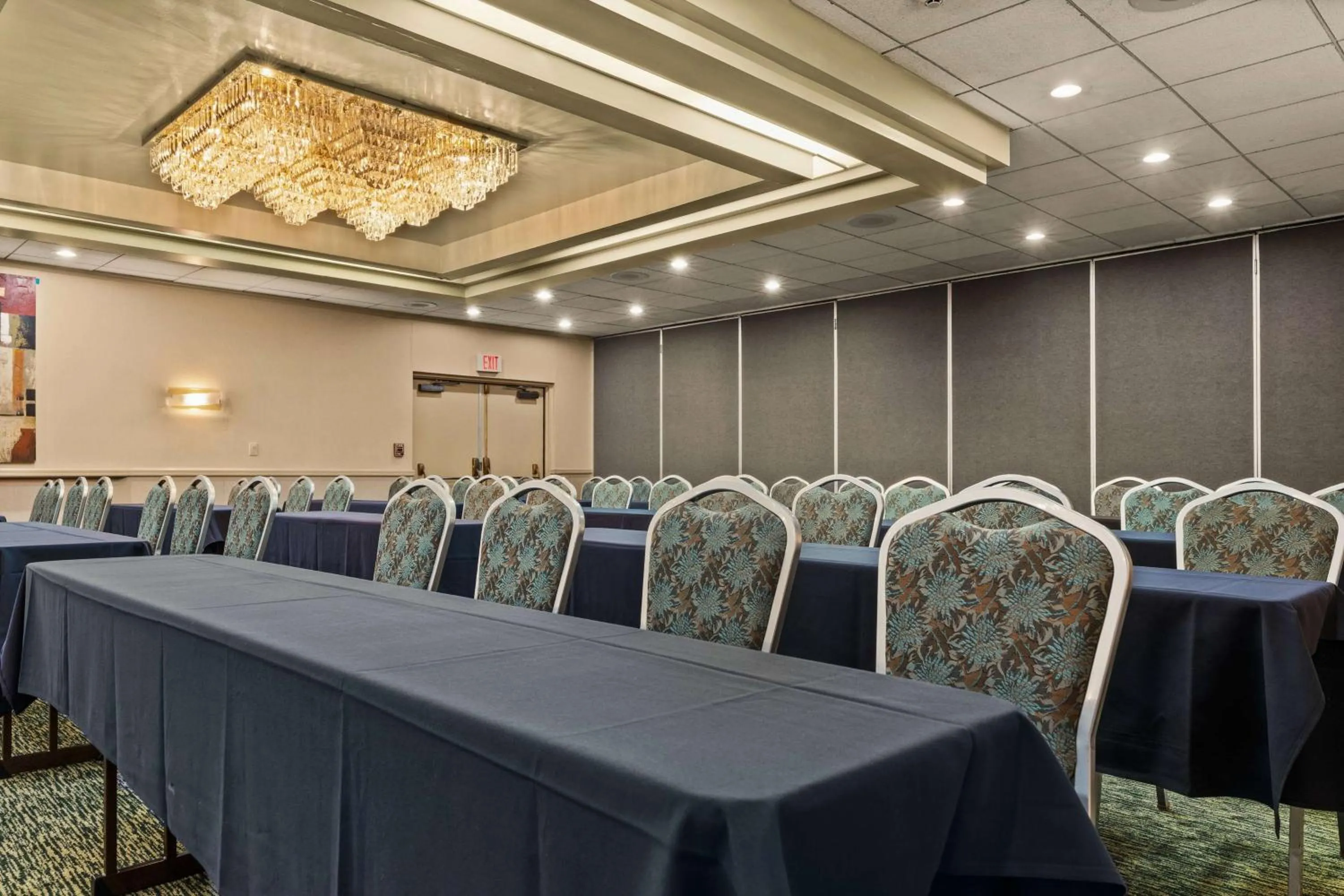 Meeting/conference room in Airport Honolulu Hotel, Trademark Collection by Wyndham