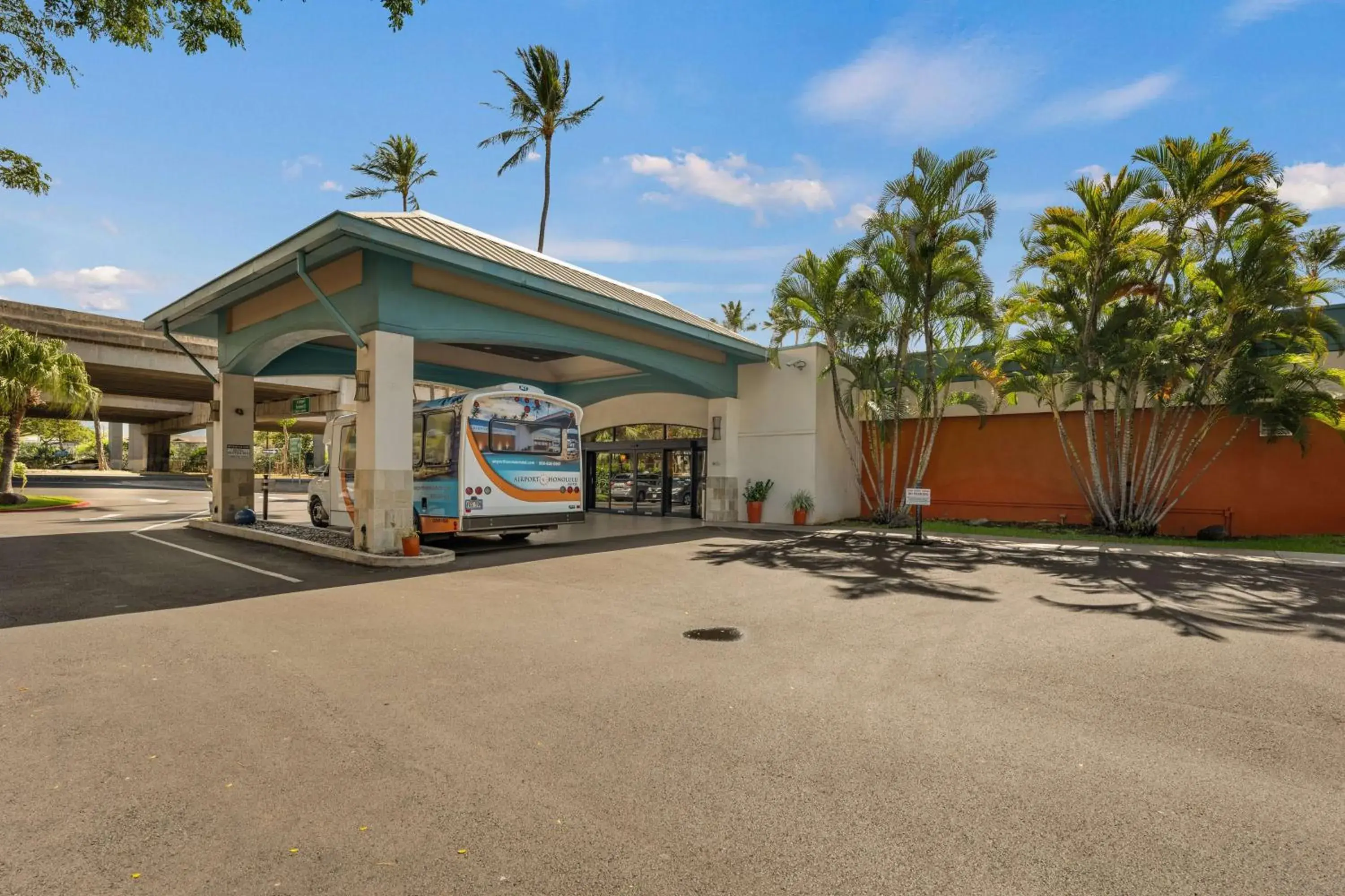 Property building in Airport Honolulu Hotel, Trademark Collection by Wyndham Property building in Airport Honolulu Hotel, Trademark Collection by Wyndham