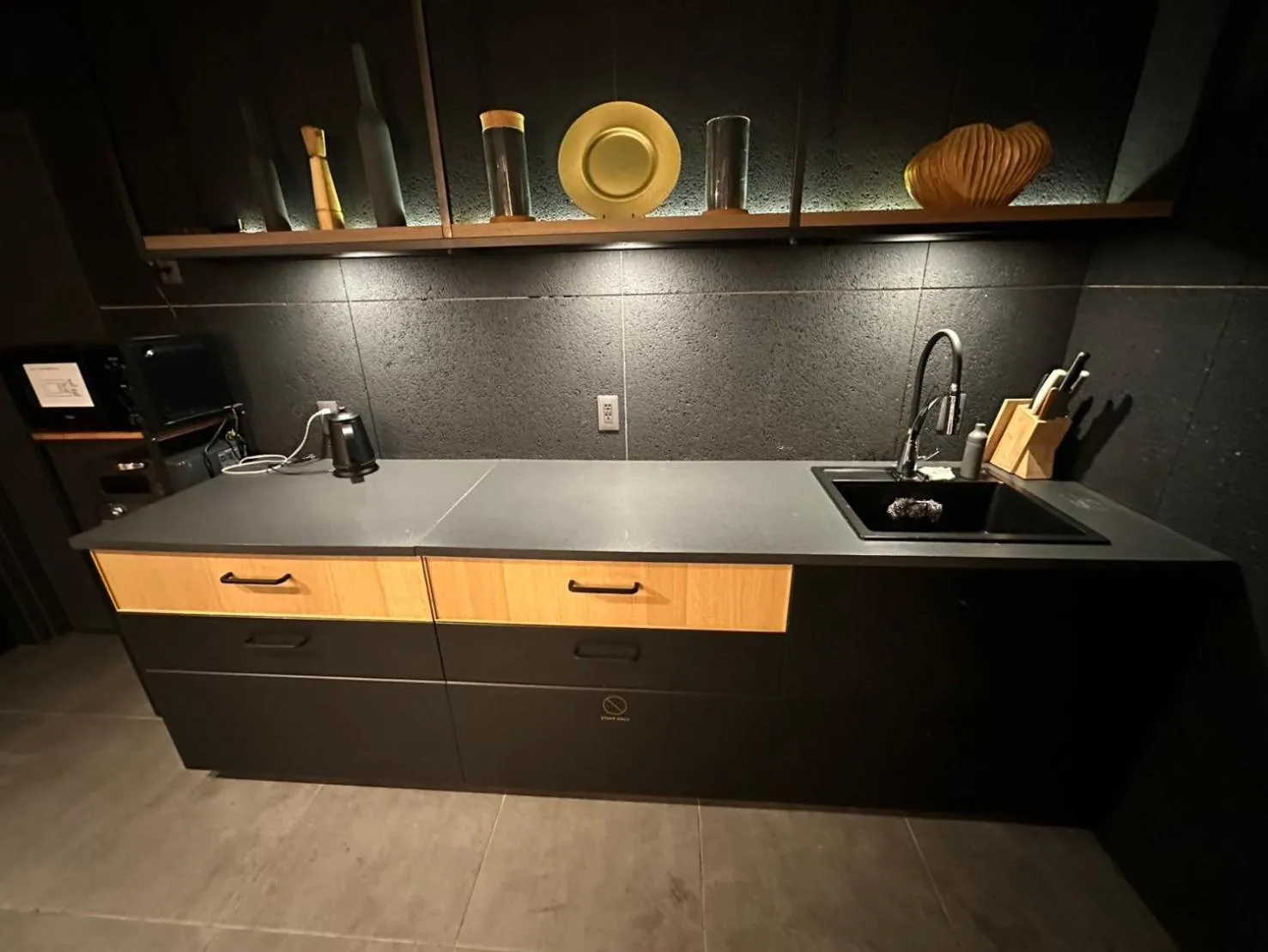 kitchen in ZONK HOTEL Nakasu-Deaibashi