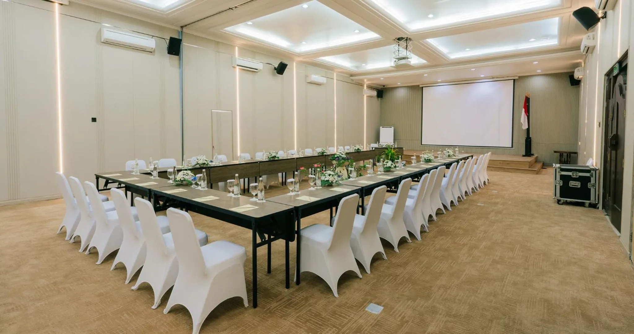 Property building in Grand Istana Rama Hotel