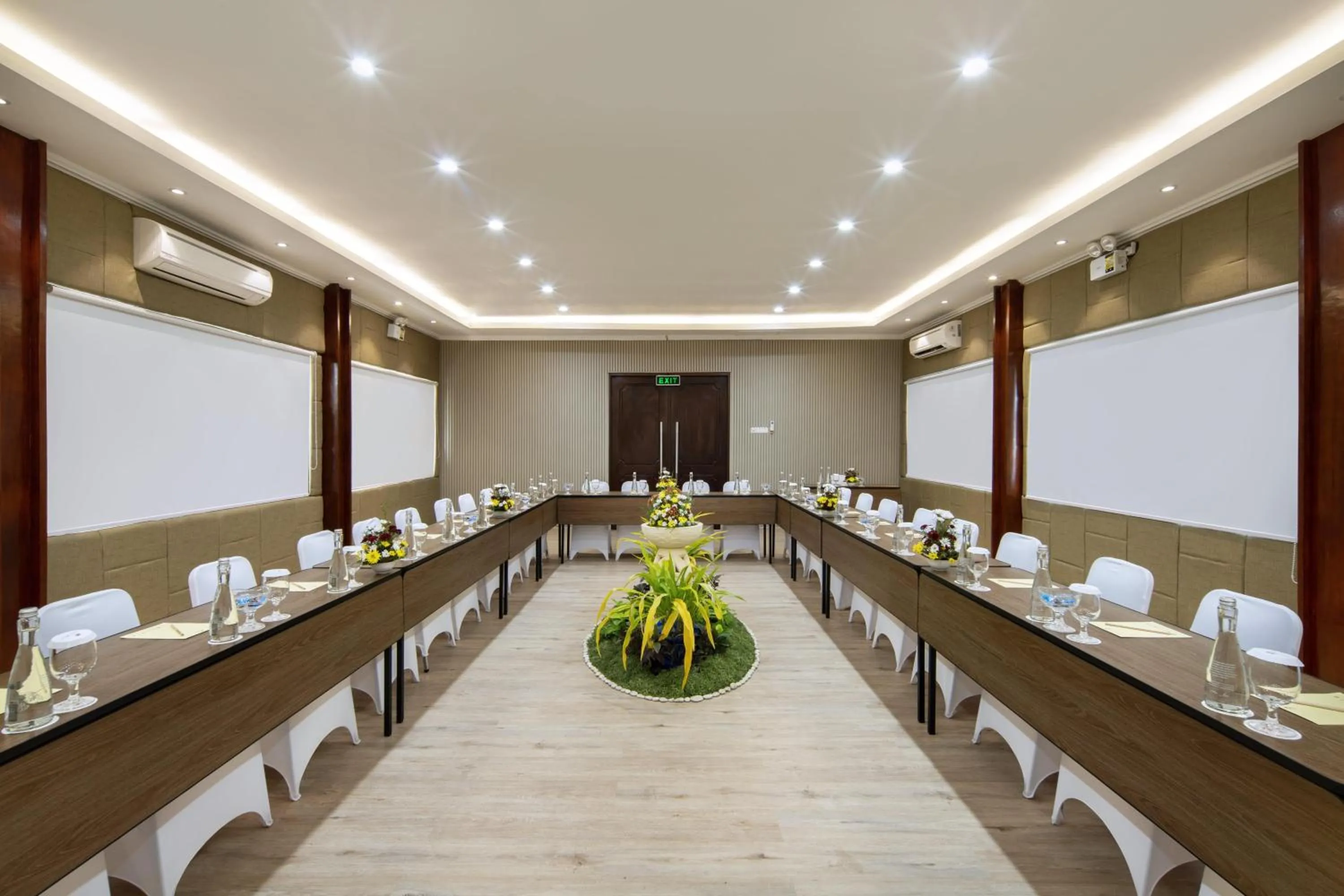 Meeting/conference room in Grand Istana Rama Hotel