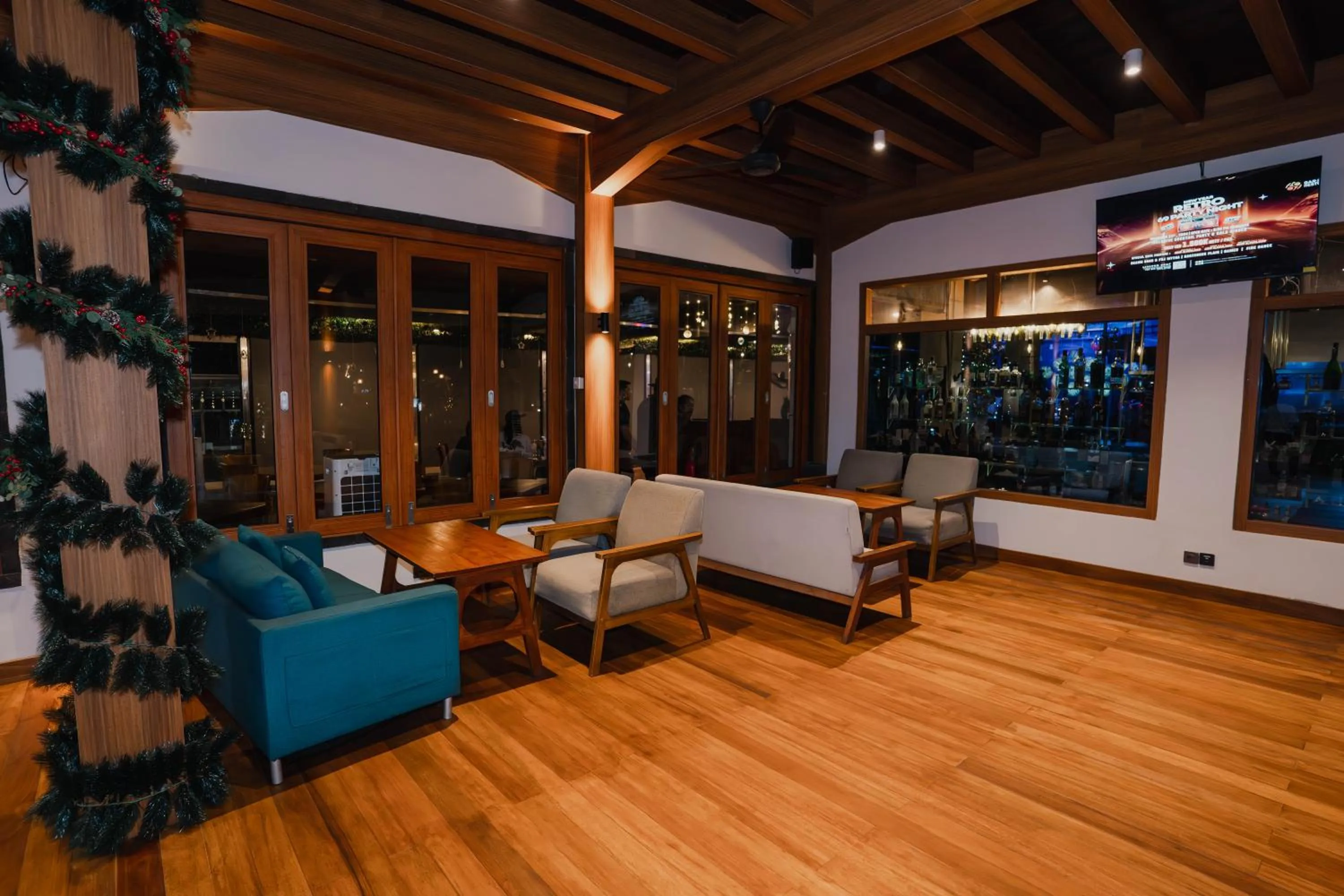 Restaurant/places to eat in Grand Istana Rama Hotel