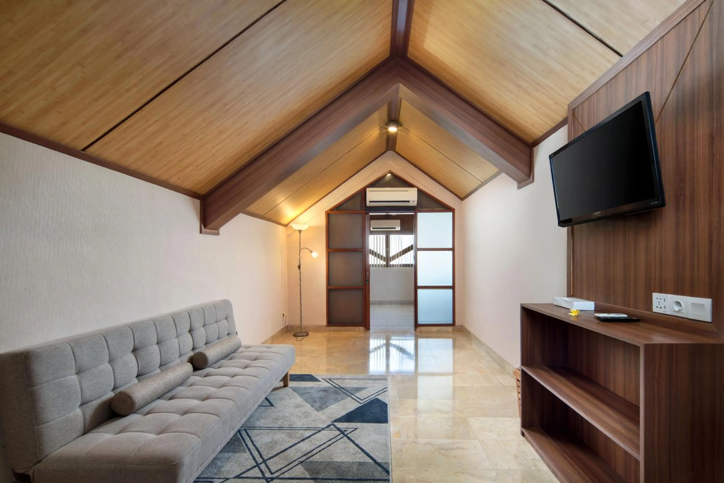 Living room in Grand Istana Rama Hotel