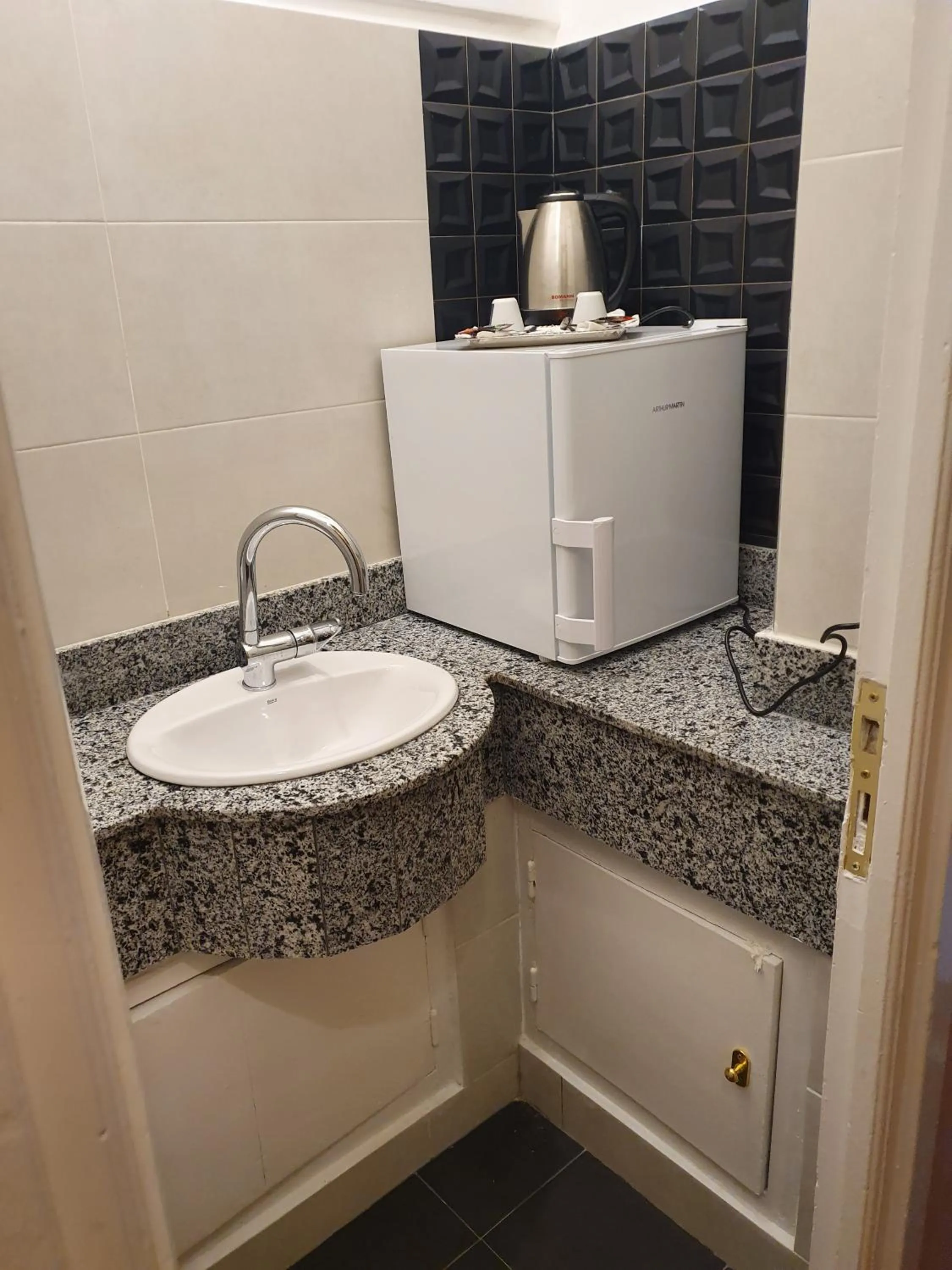 Coffee/tea facilities in Ambassy Hotel