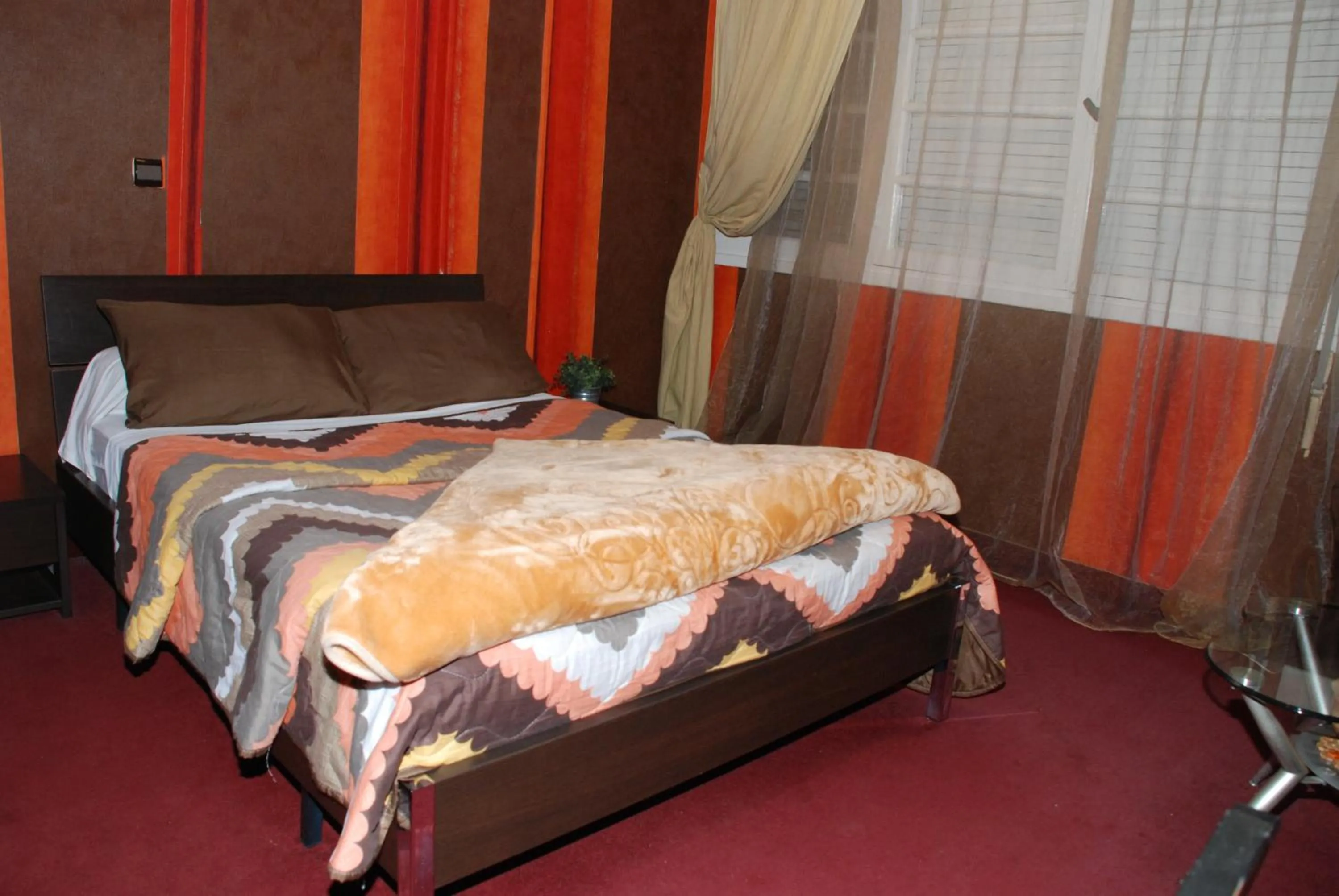 Photo of the whole room, Bed in Ambassy Hotel