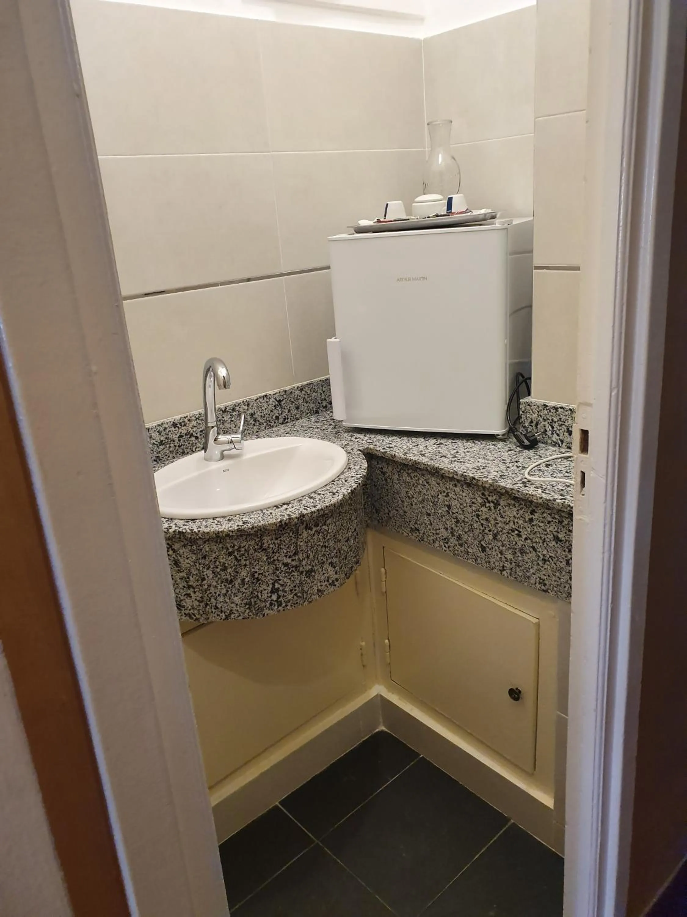 Coffee/tea facilities in Ambassy Hotel