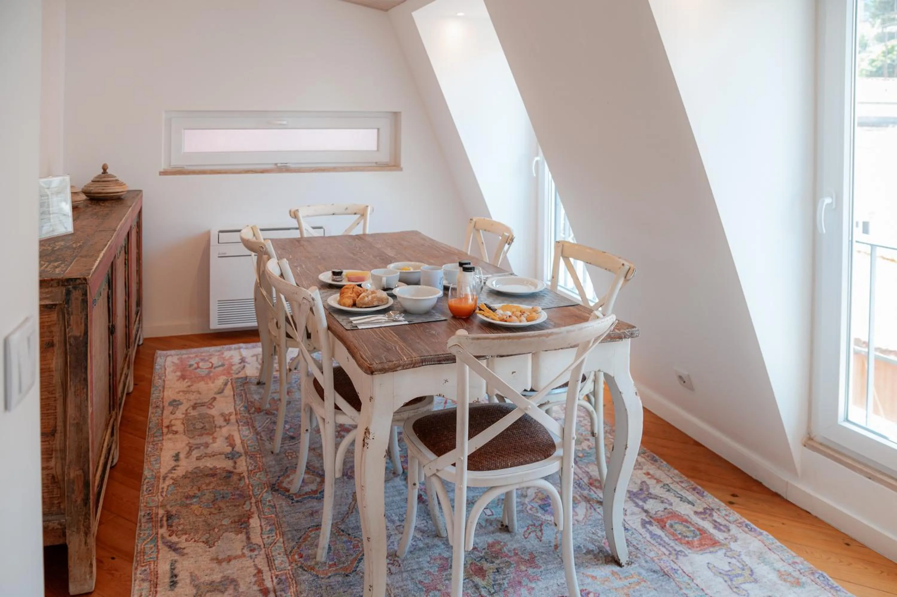 Dining area in Sitio dos Cavaleiros Daily Serviced Apartments