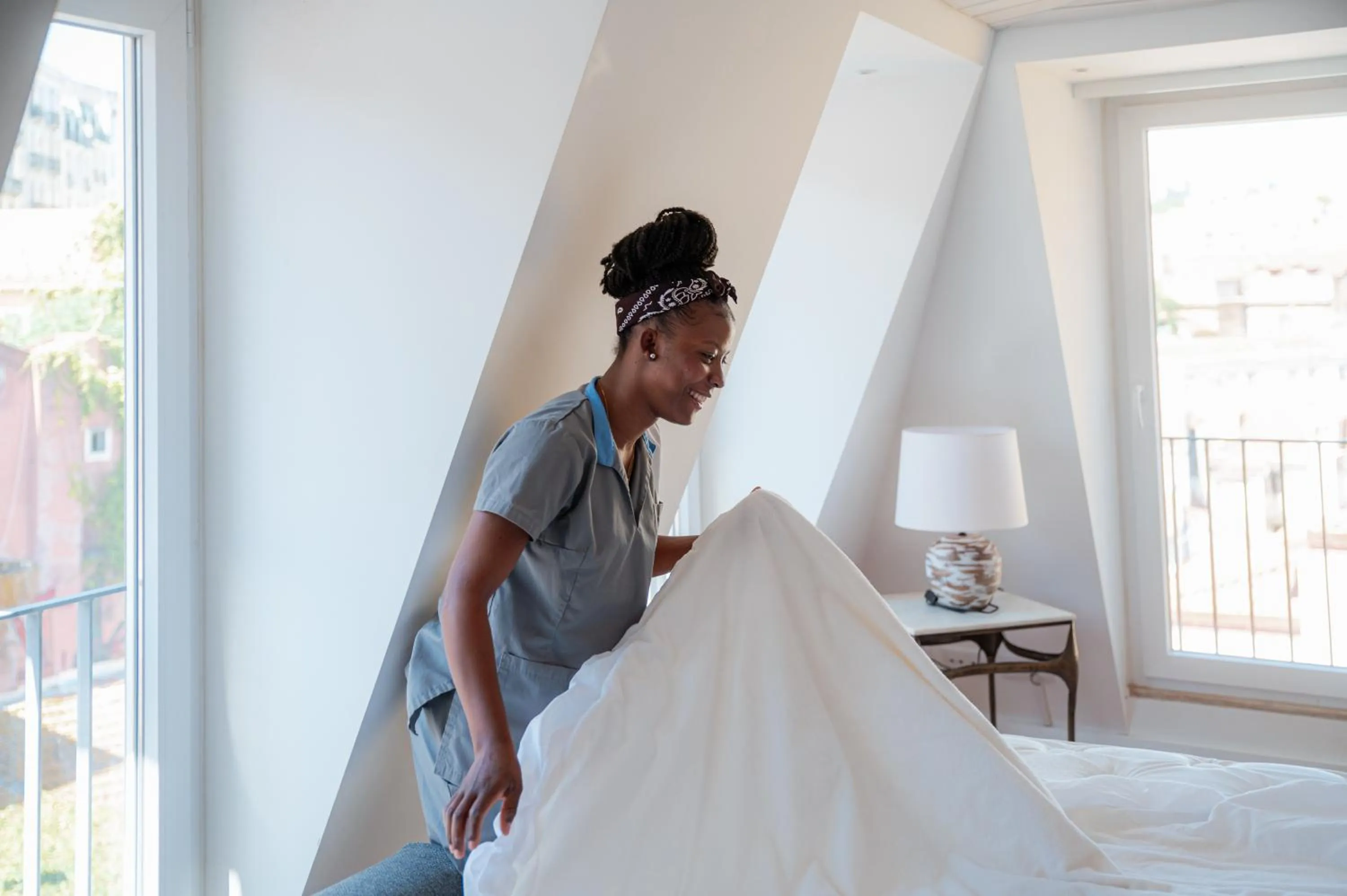 Living room, Bed in Sitio dos Cavaleiros Daily Serviced Apartments