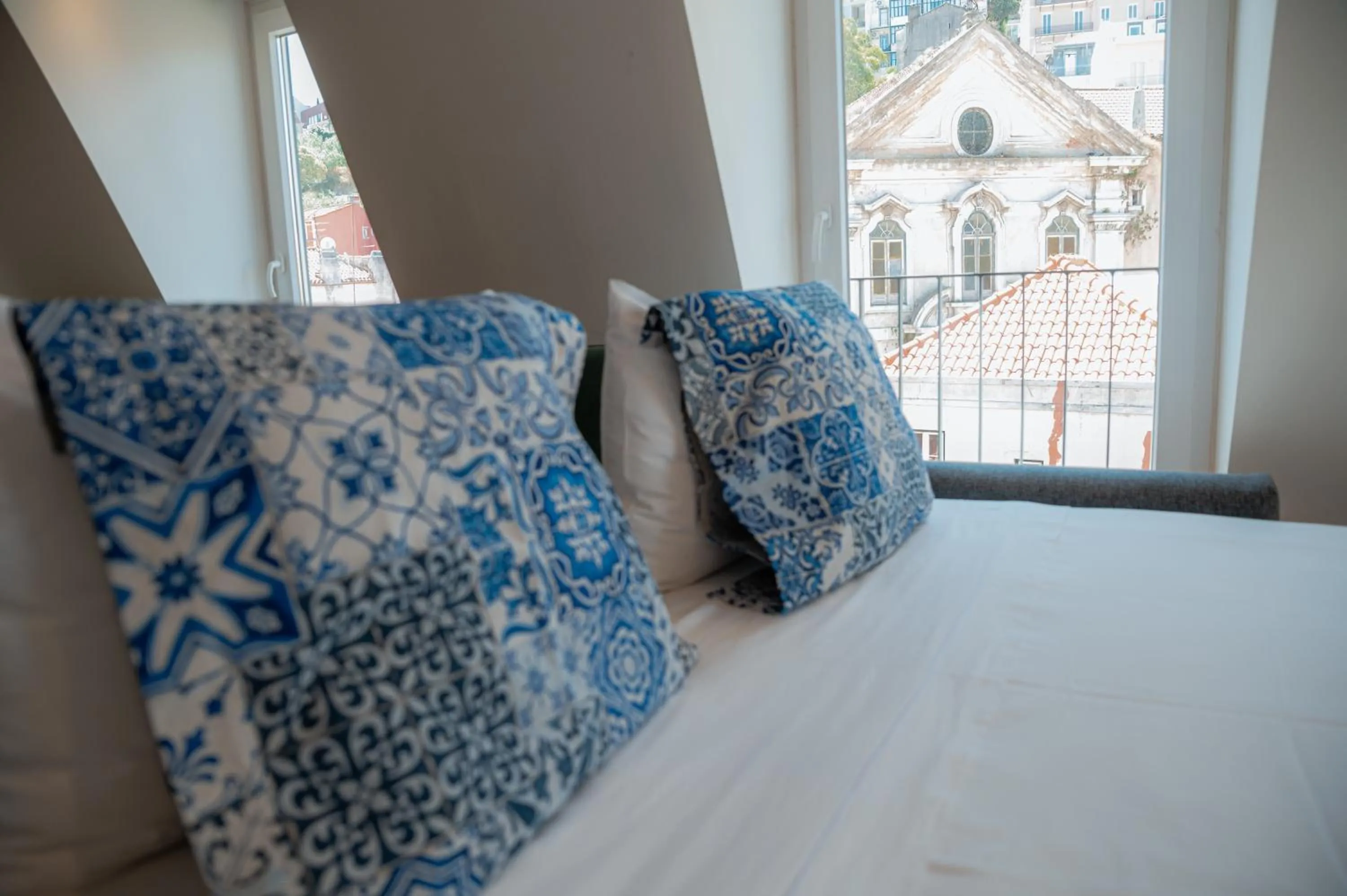 View (from property/room), Bed in Sitio dos Cavaleiros Daily Serviced Apartments