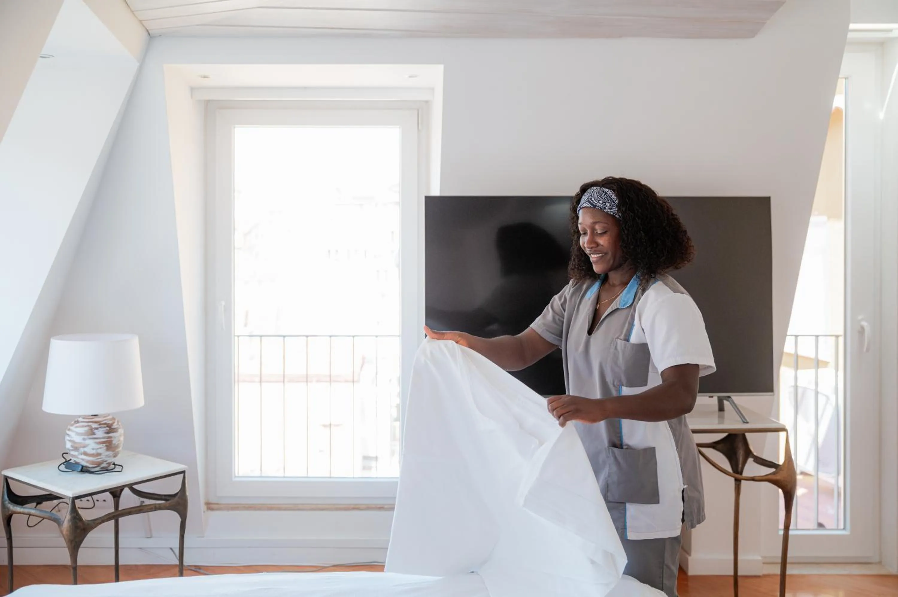 Living room, Bed in Sitio dos Cavaleiros Daily Serviced Apartments