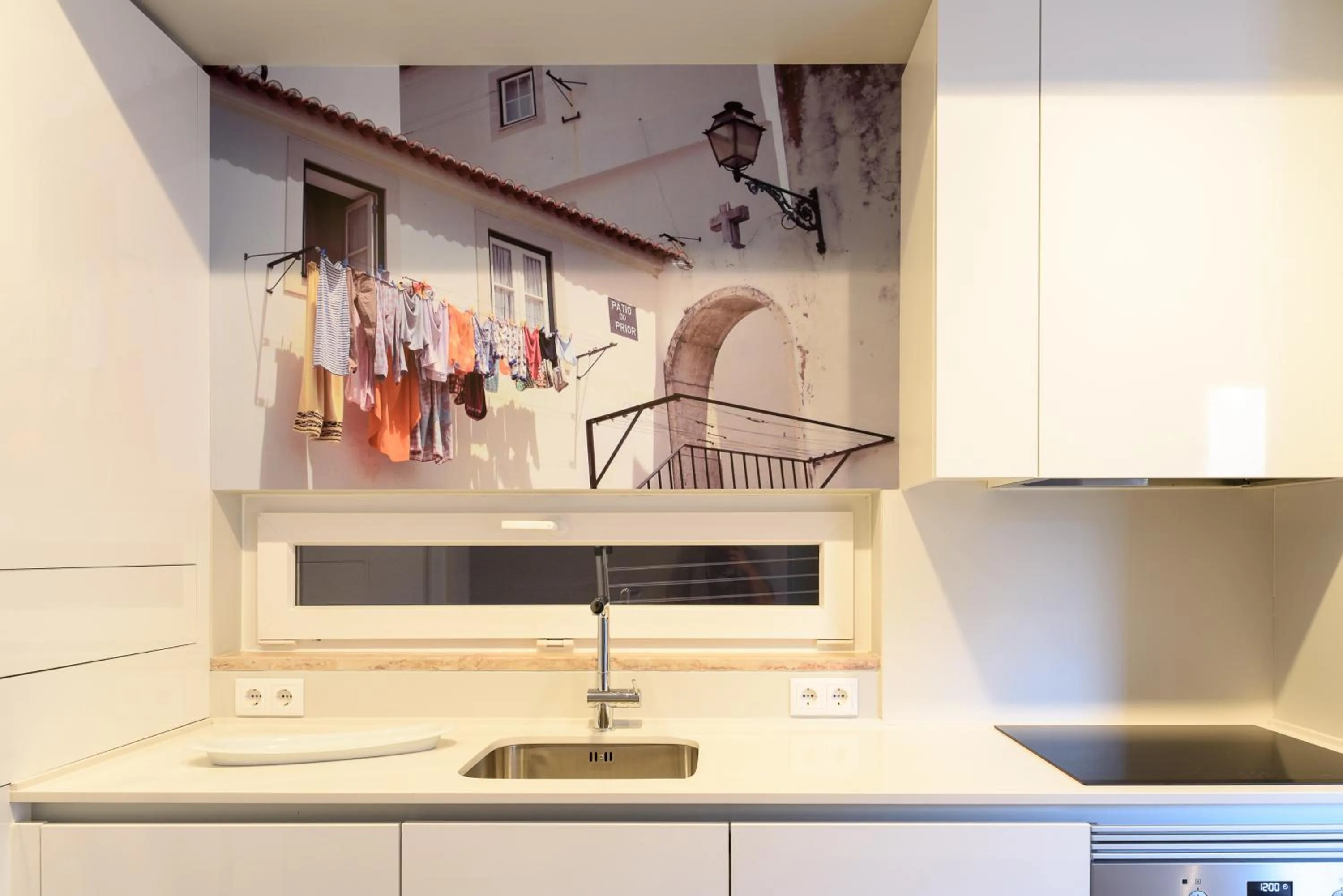 Kitchen or kitchenette in Sitio dos Cavaleiros Daily Serviced Apartments