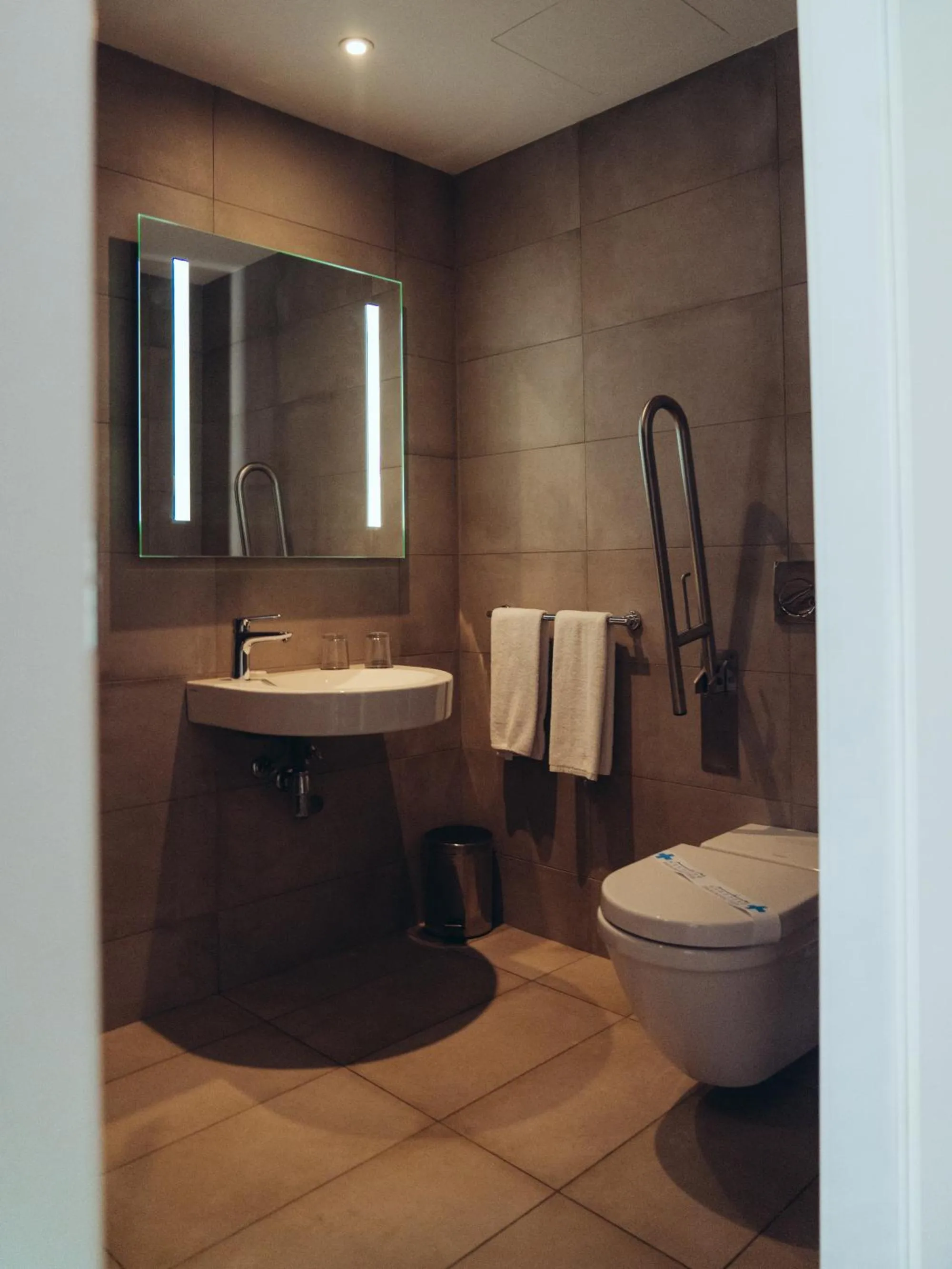 Bathroom in ONOMO Airport Casablanca