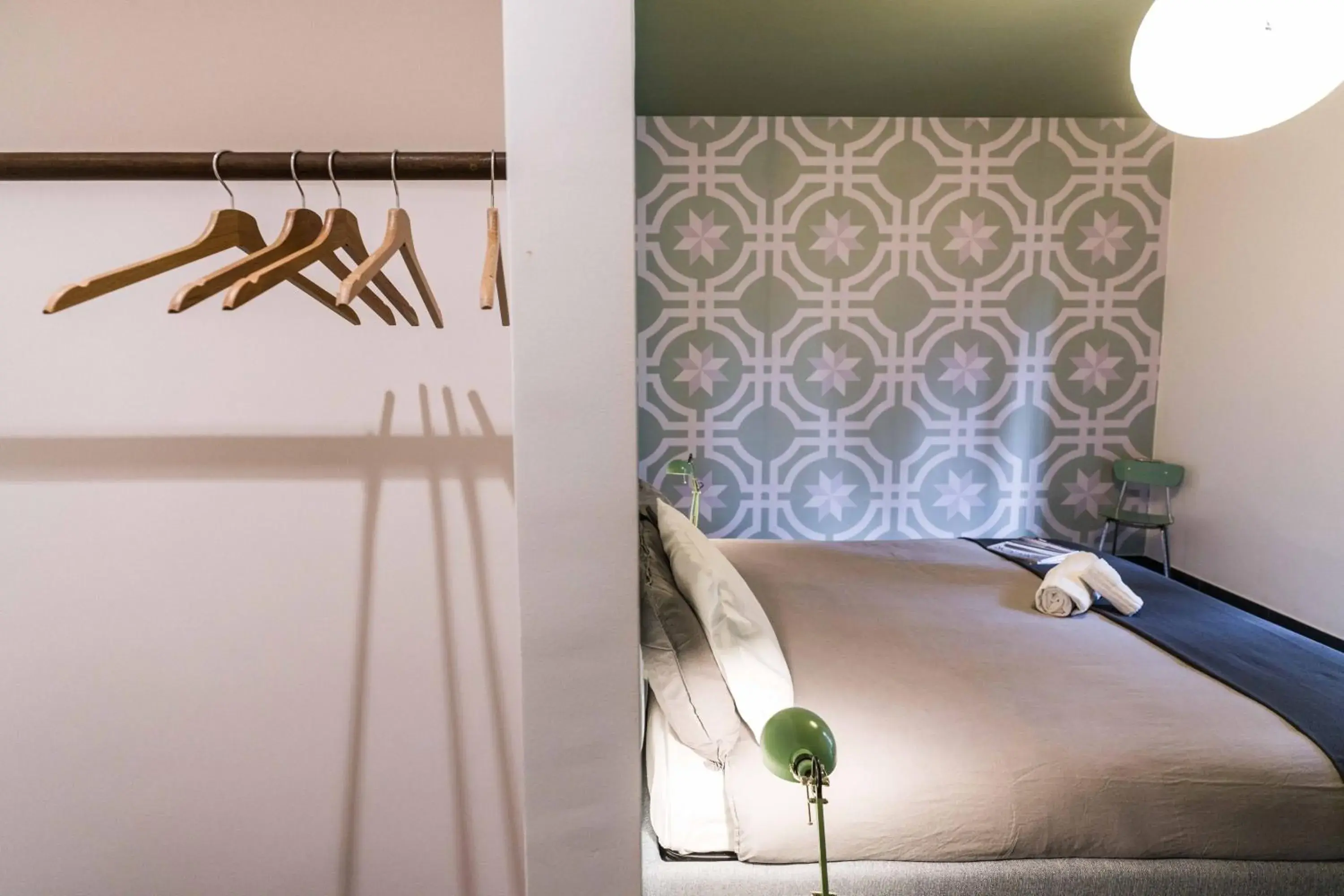 Deluxe Double or Twin Room with Garden View - single occupancy in WelcHome - guest accomodation Deluxe Double or Twin Room with Garden View - single occupancy in WelcHome - guest accomodation