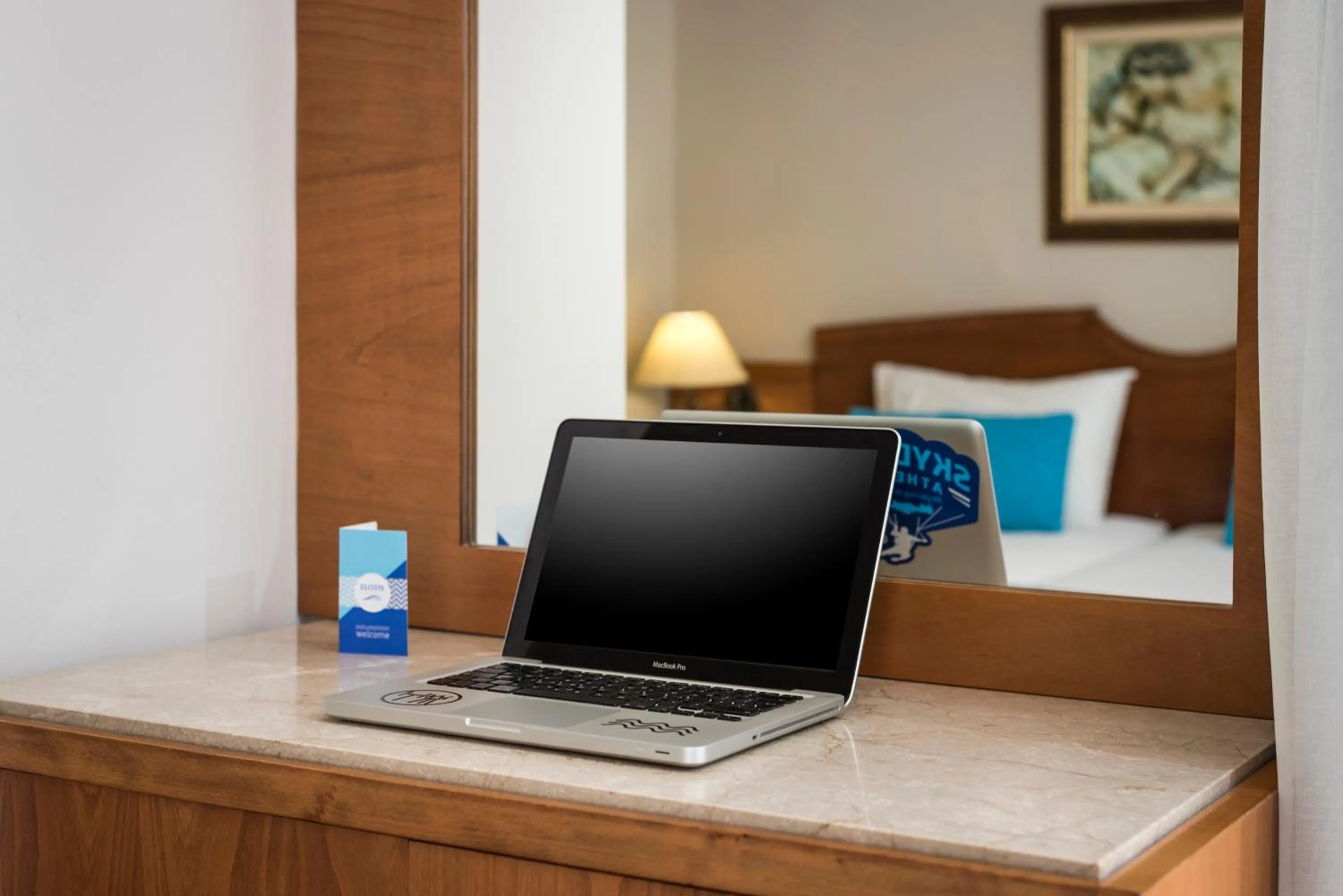 hair dresser, Bed in Elotis Suites