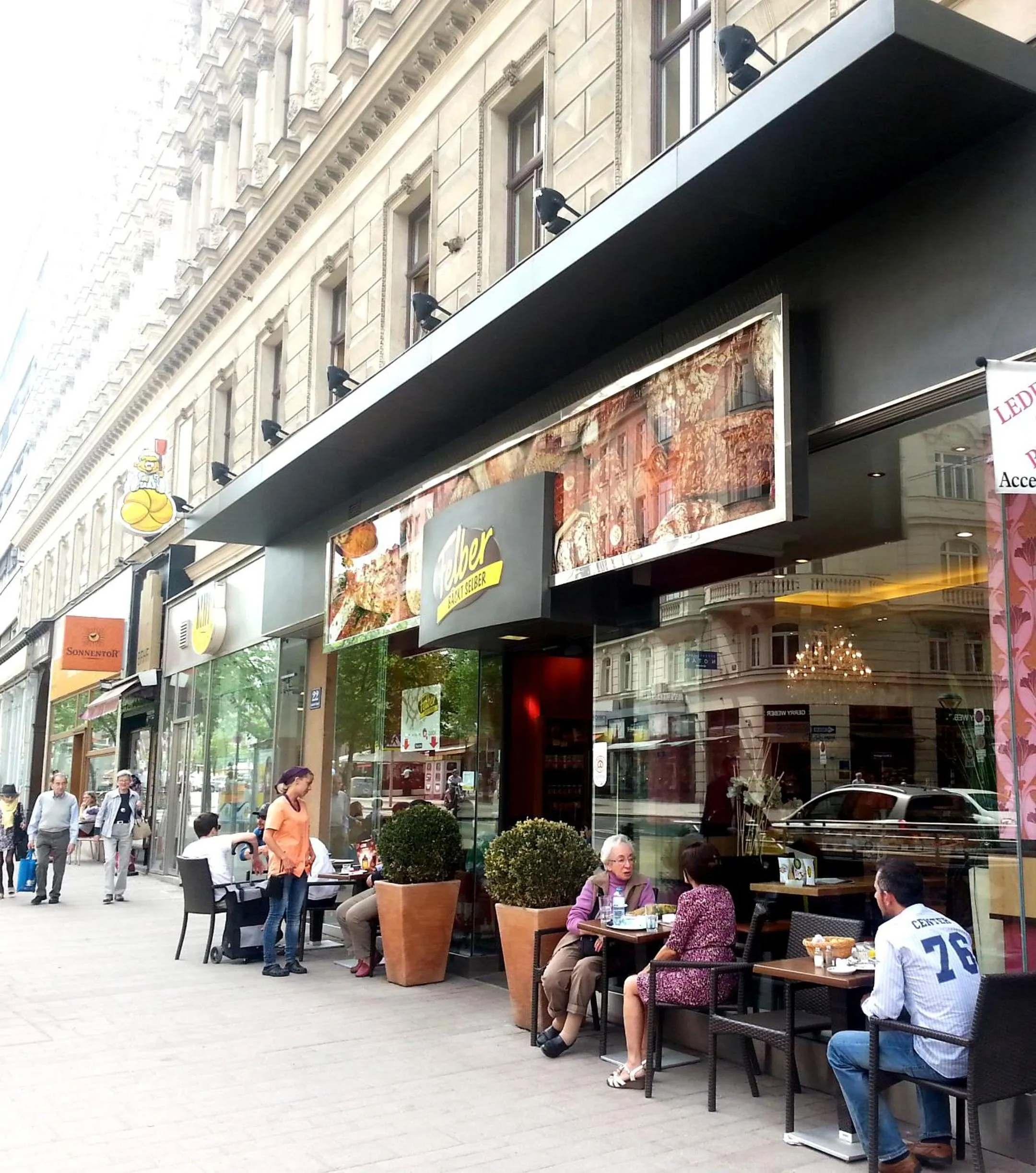 Area and facilities in KIBI Rooms self check-in