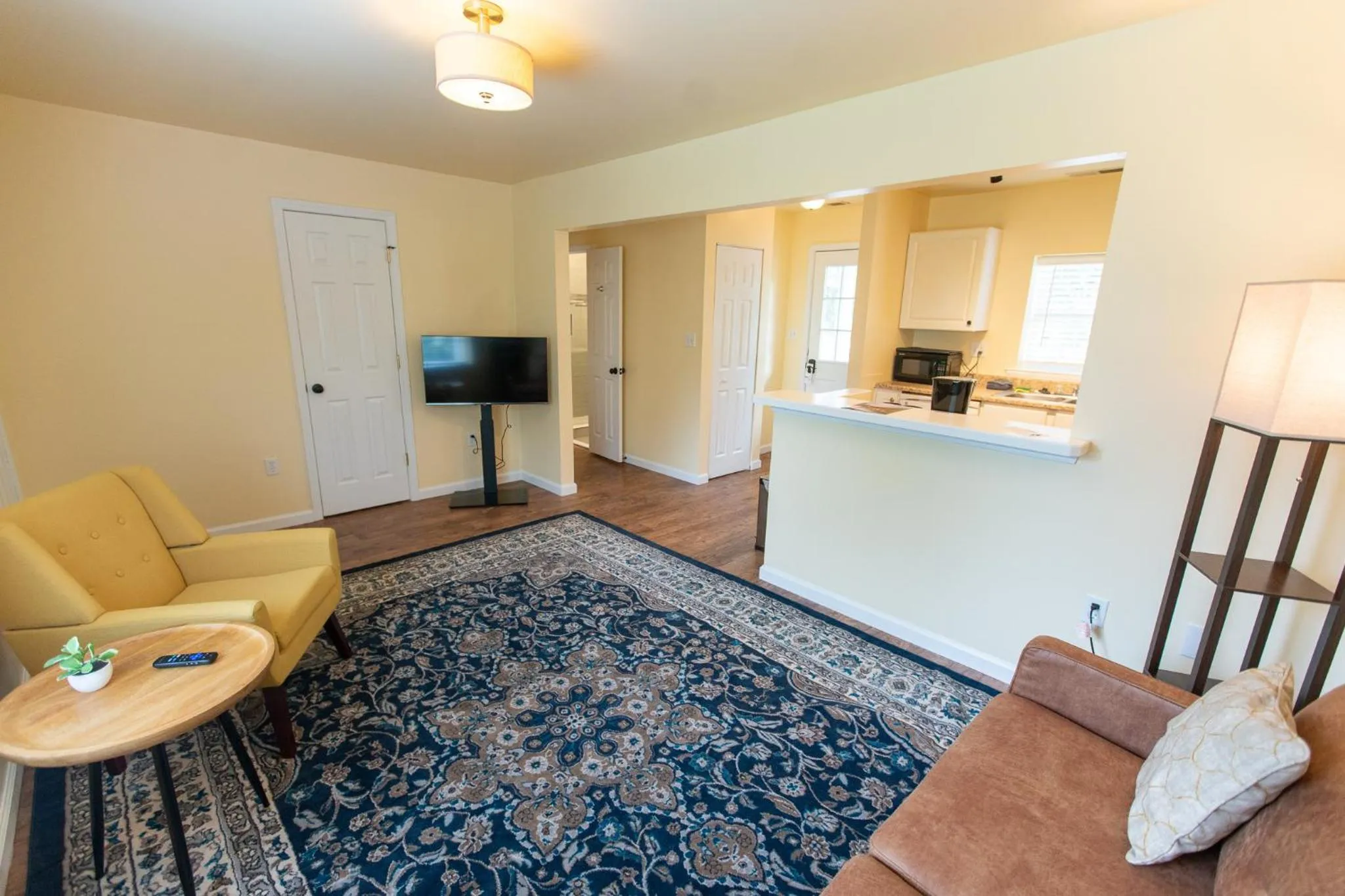 TV and multimedia in Howard's Creek Inn