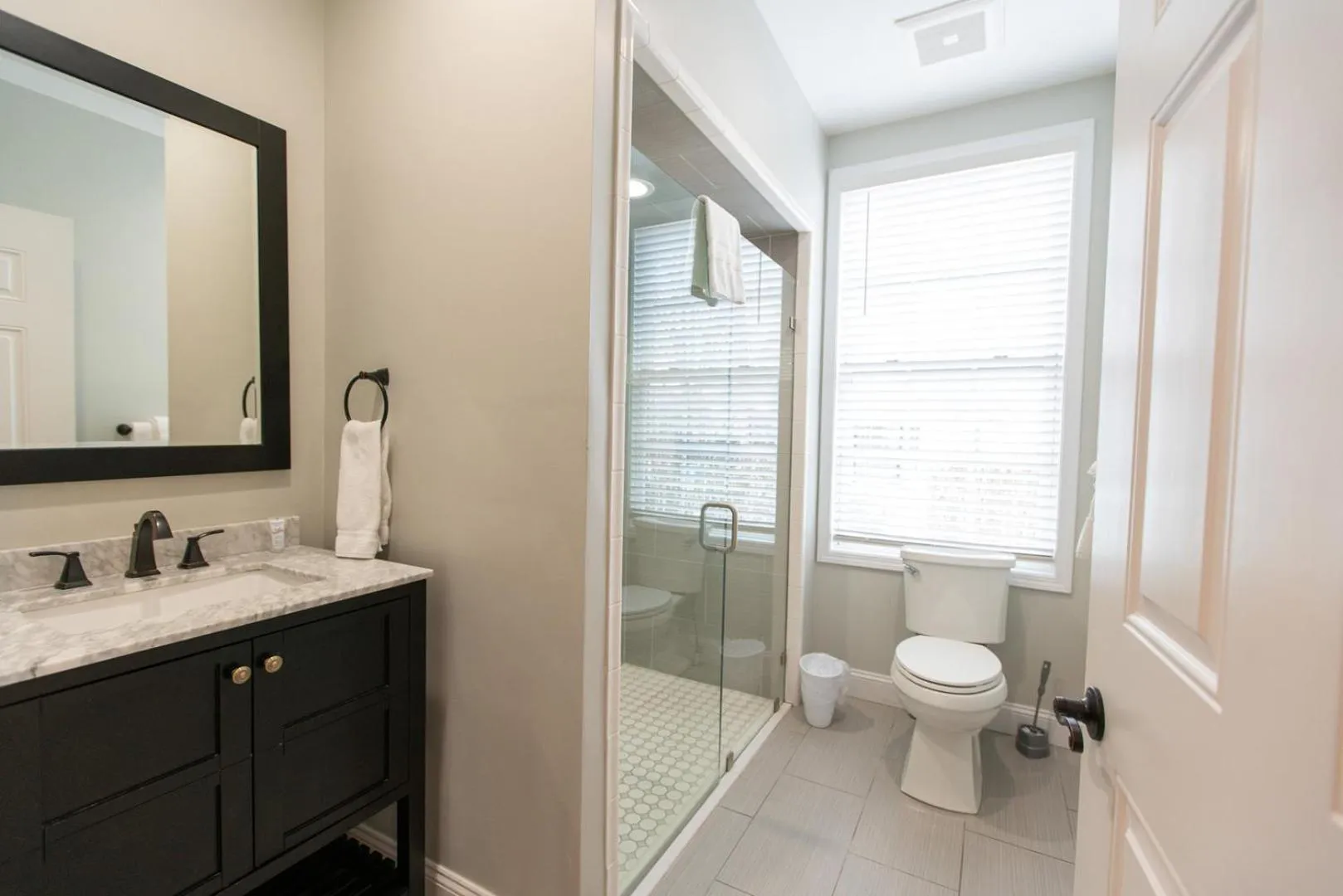 Bathroom in Howard's Creek Inn