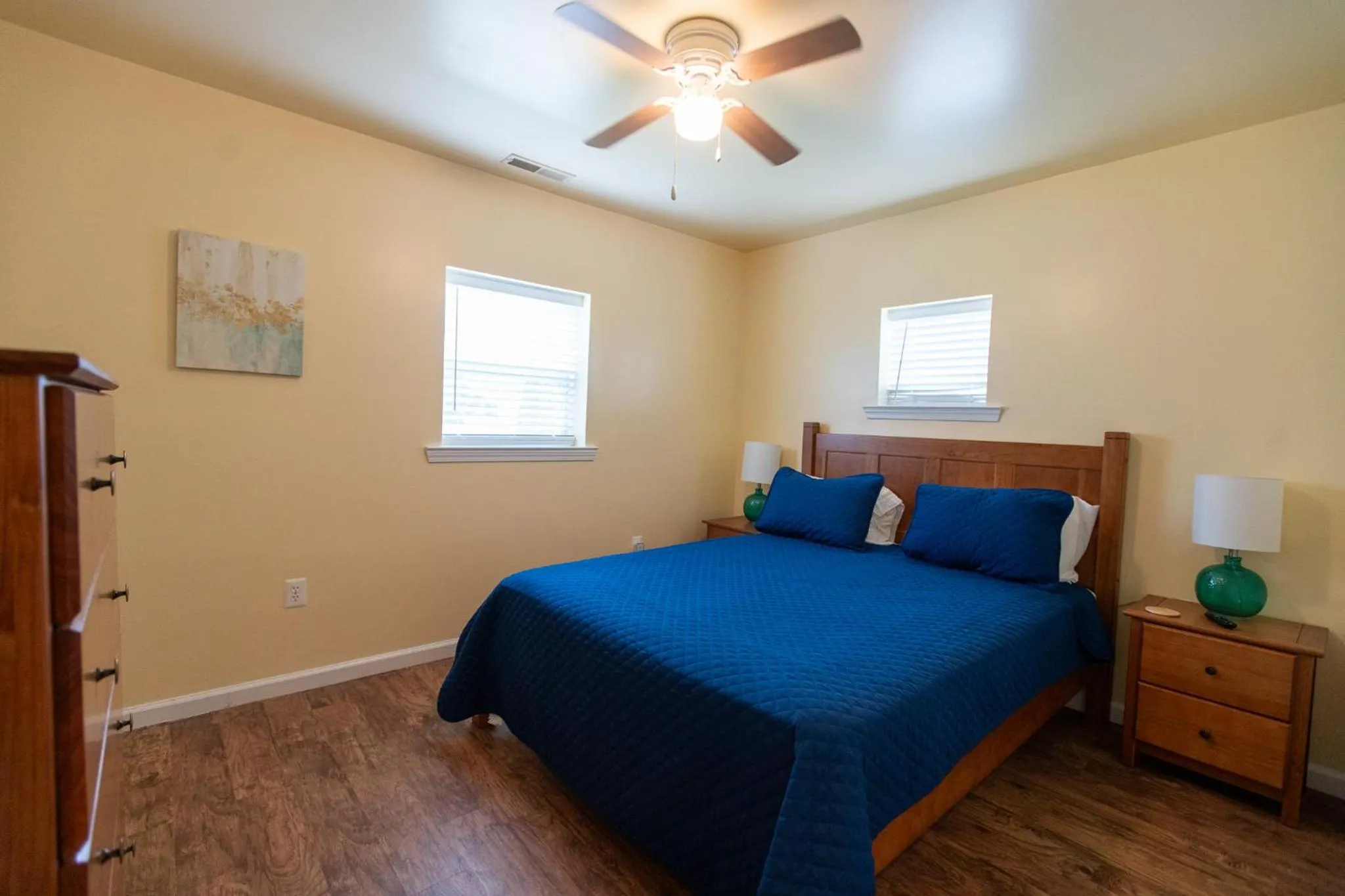 Bed in Howard's Creek Inn