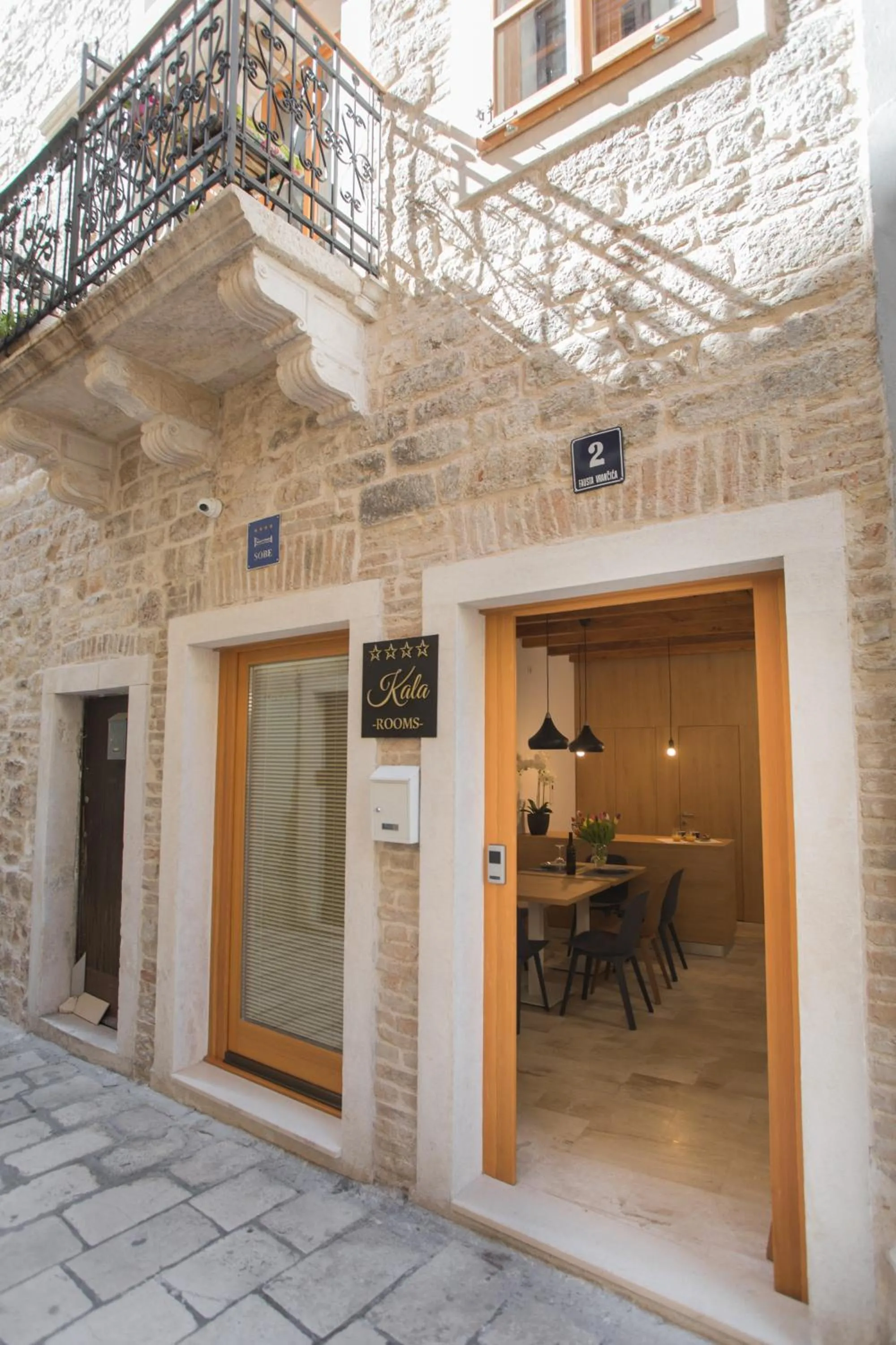 Facade/entrance in Rooms Kala