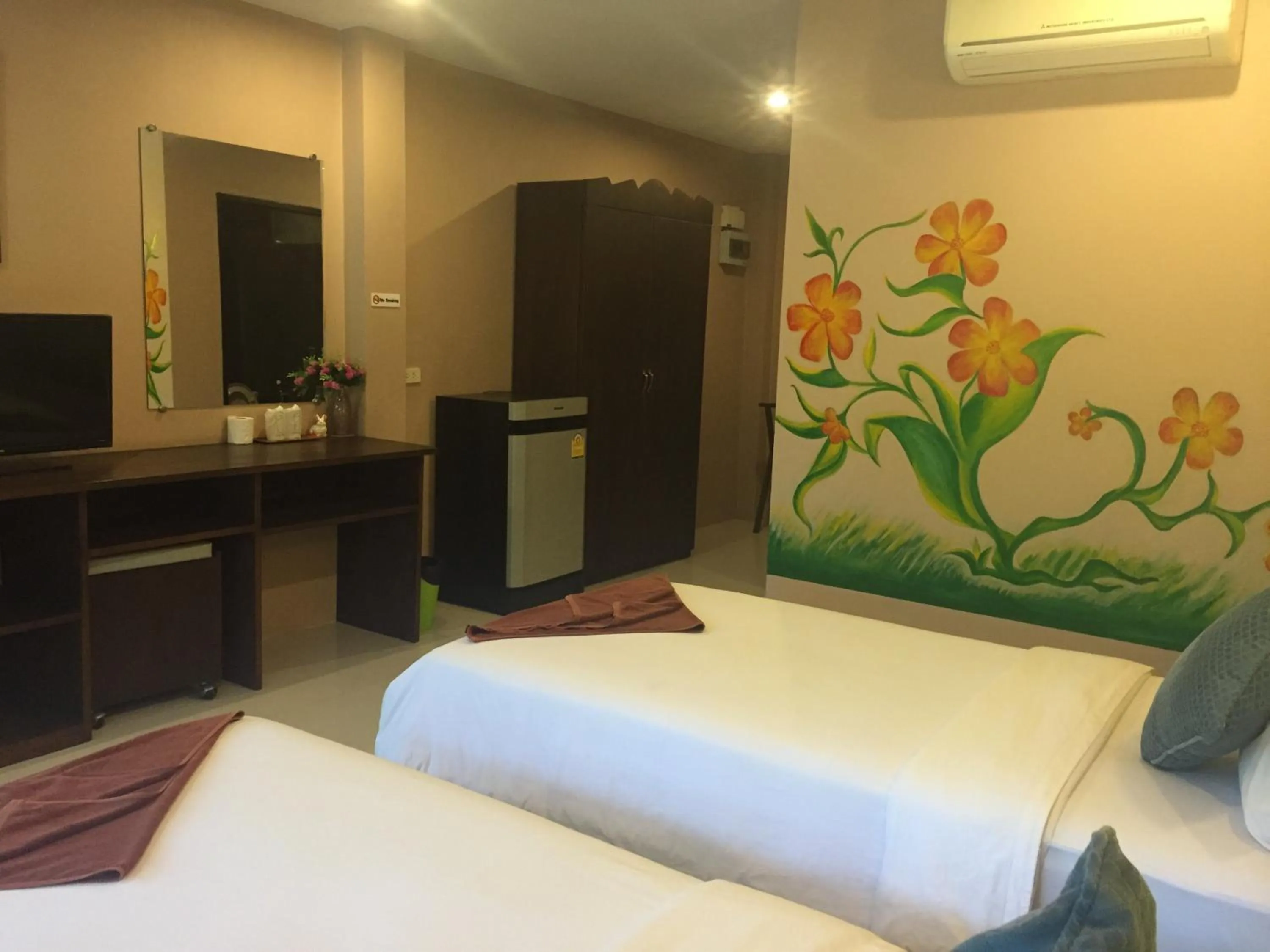 TV and multimedia, Bed in Baan Suan Ta Hotel