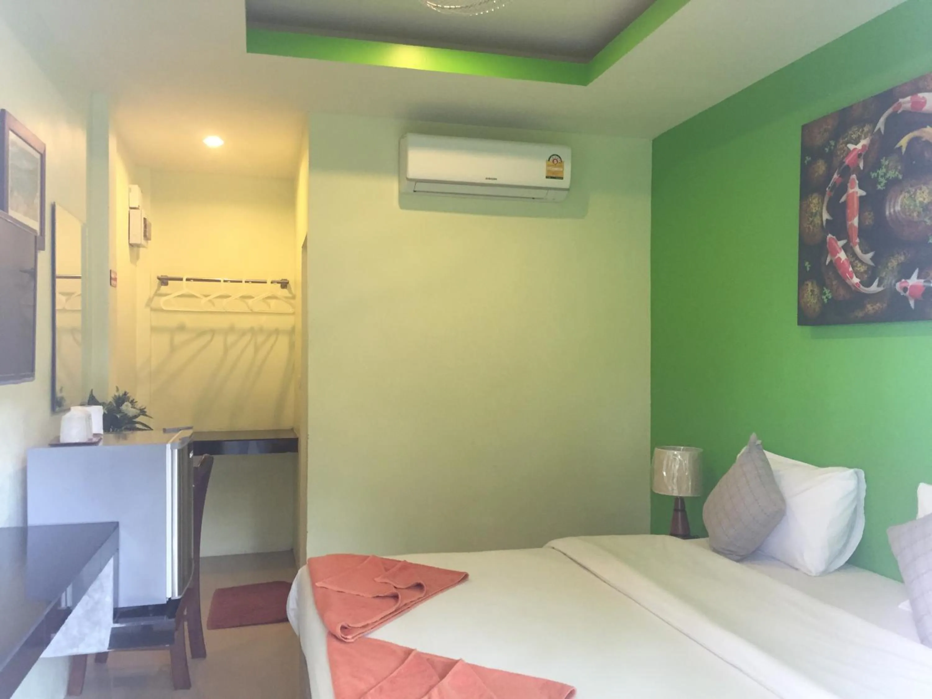 Photo of the whole room, Bed in Baan Suan Ta Hotel