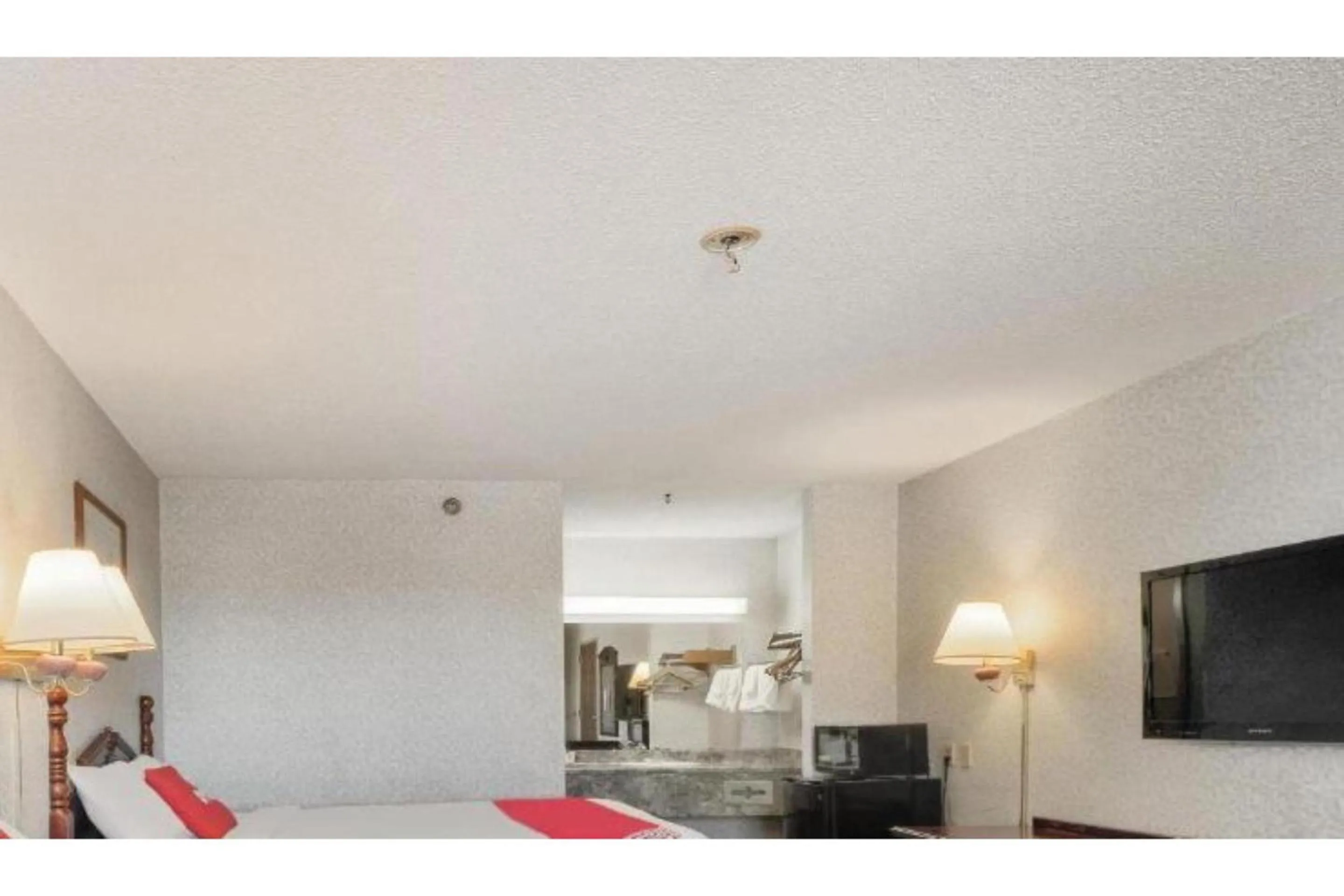 Bedroom, Bed in Lonestar Inn & Suites, Erick OK Hwy 40 BY OYO